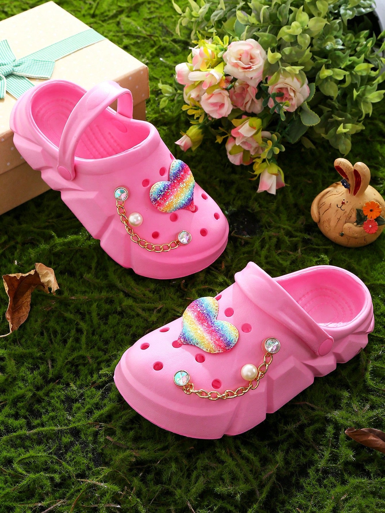 Casual Breathable Clogs With Cute Cartoon Charms For Girls, Quick Drying Lightweight Anti Slip Clogs For Indoor Outdoor Shower Beach Pool, All Seasons