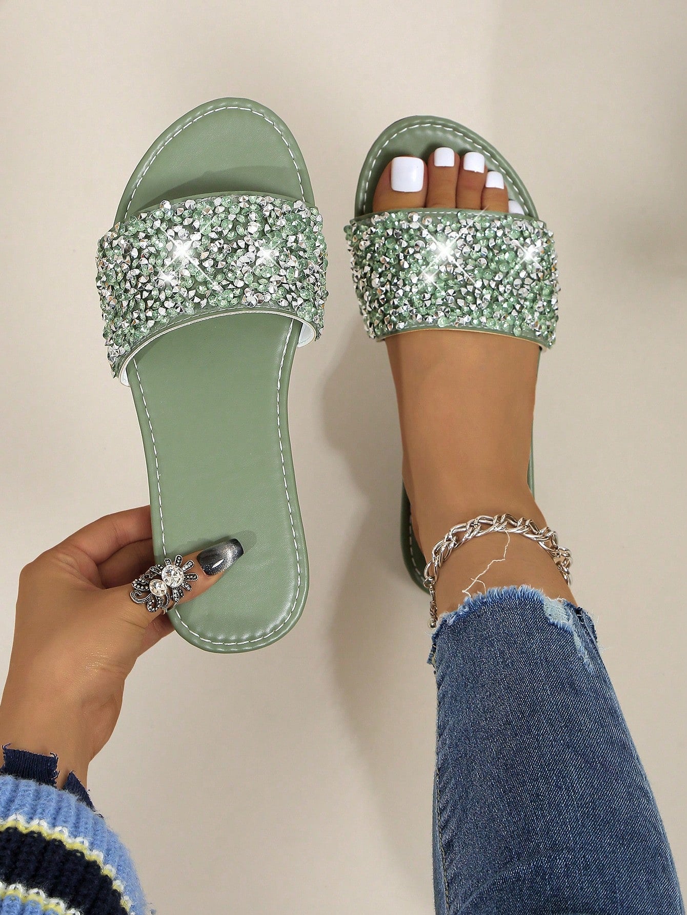 2023 New Luxury Rhinestone Embellished Slides Summer Women Fashion Casual Outdoor Beach Holiday Flat Sandals