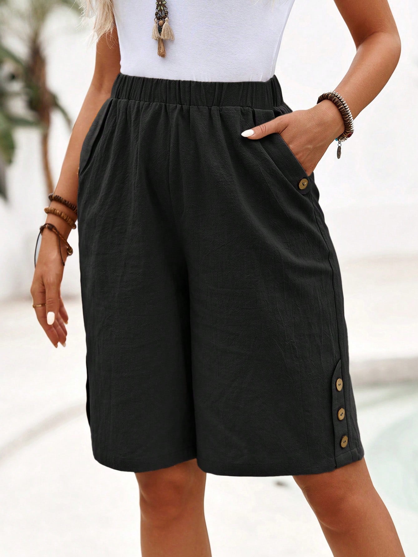 Loose-Fit Elastic Waistband Shorts With Button Decoration, Versatile Style