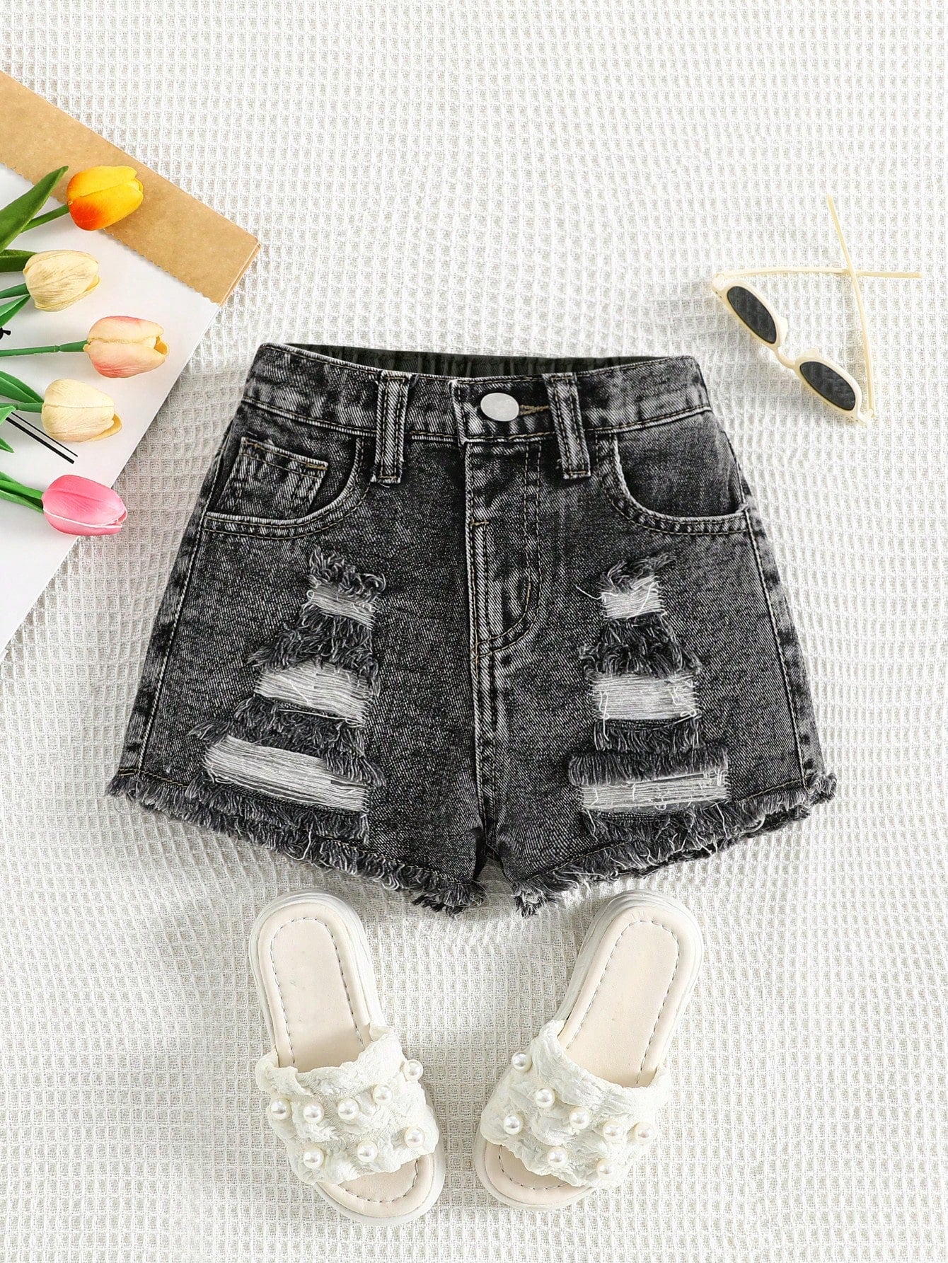 Young Girl Casual Denim Shorts With Pockets, Ripped Design And Frayed Hem