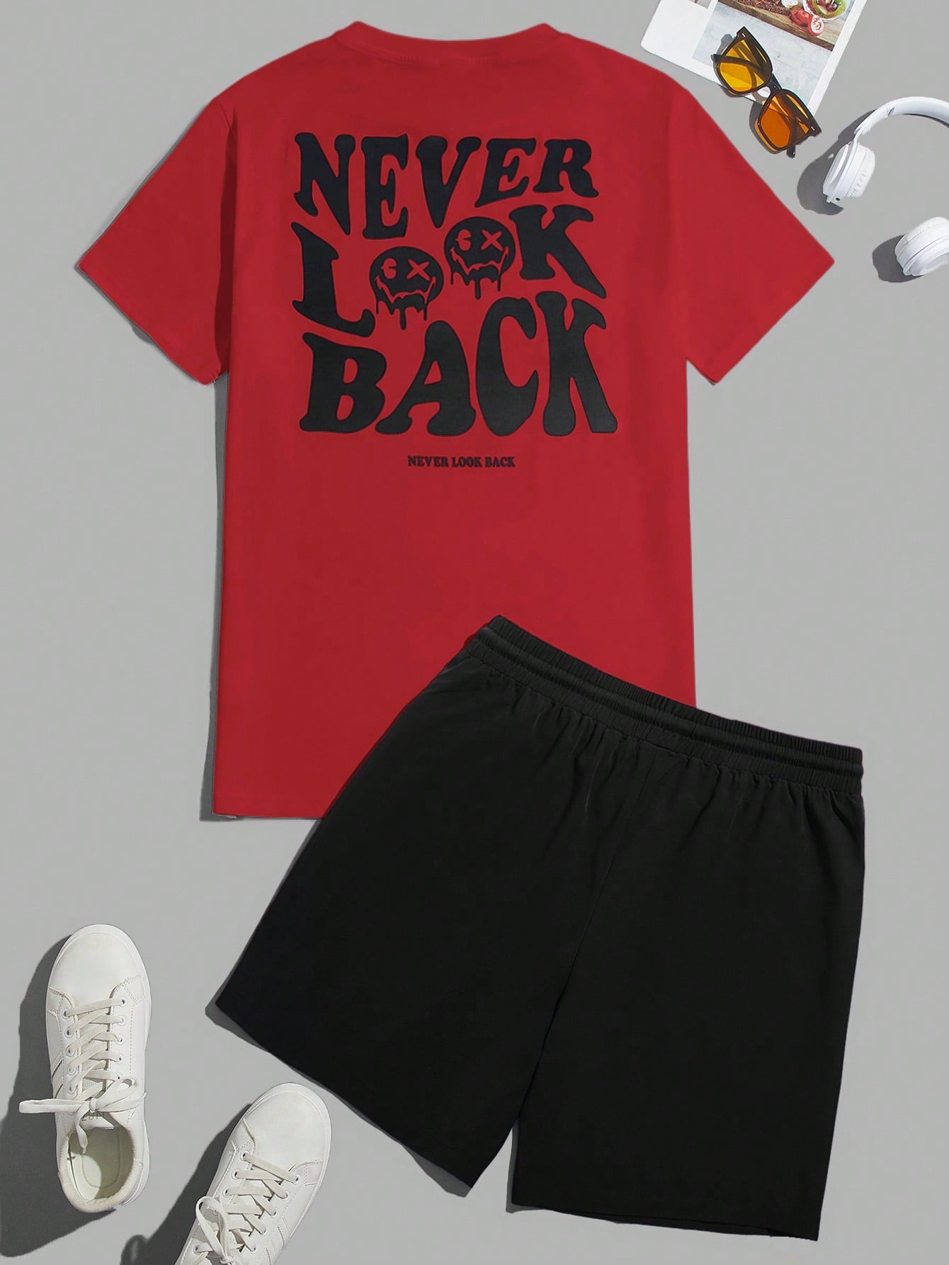 Men Slogan & Cartoon Graphic Tee & Drawstring Waist Shorts