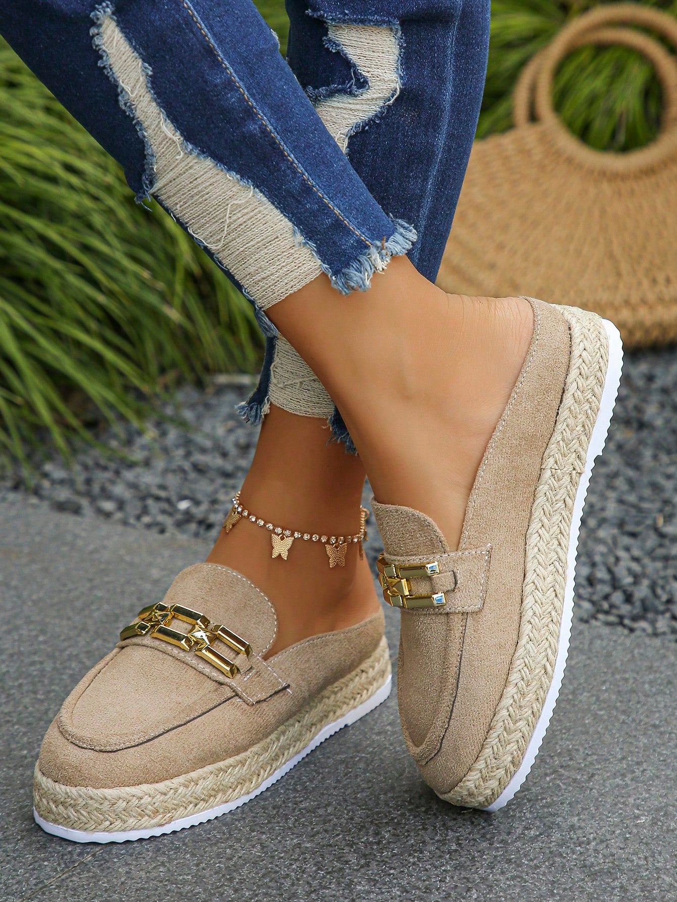 Women Metal Buckle Decorated Espadrille Wedges With Thick Soles, Spring/Summer New Trendy Casual Daily Wear, Comfortable & Lightweight Beige Flats With Closed Toe, Slip-On Shoes