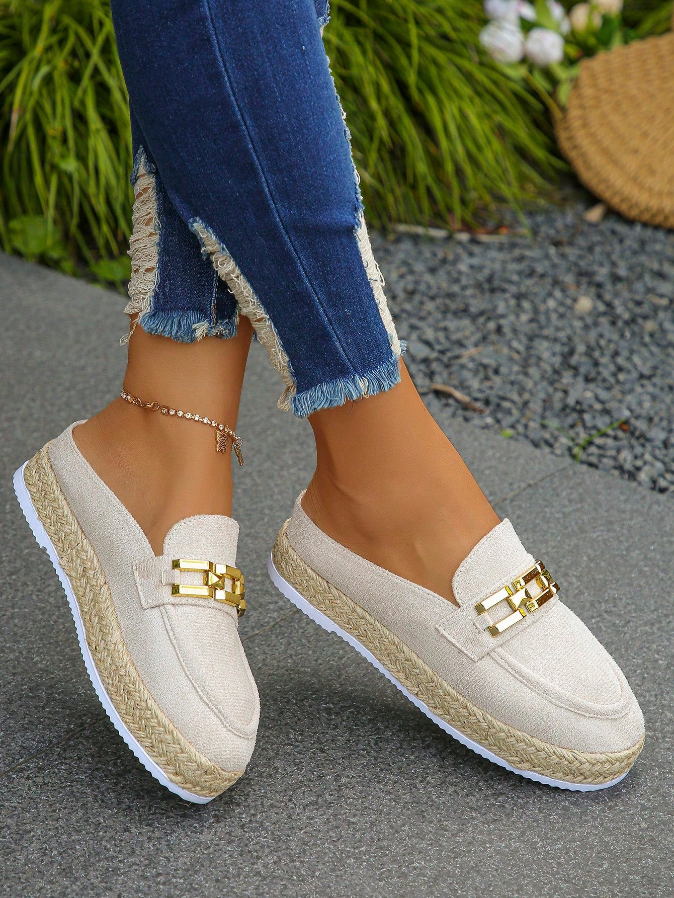 Women's Metal Buckle Decorated Espadrilles Wedge Sandals, Spring/Summer New Fashionable Casual Dailywear Comfortable Lightweight Beige Platform Shoes, Closed-Toe Slides