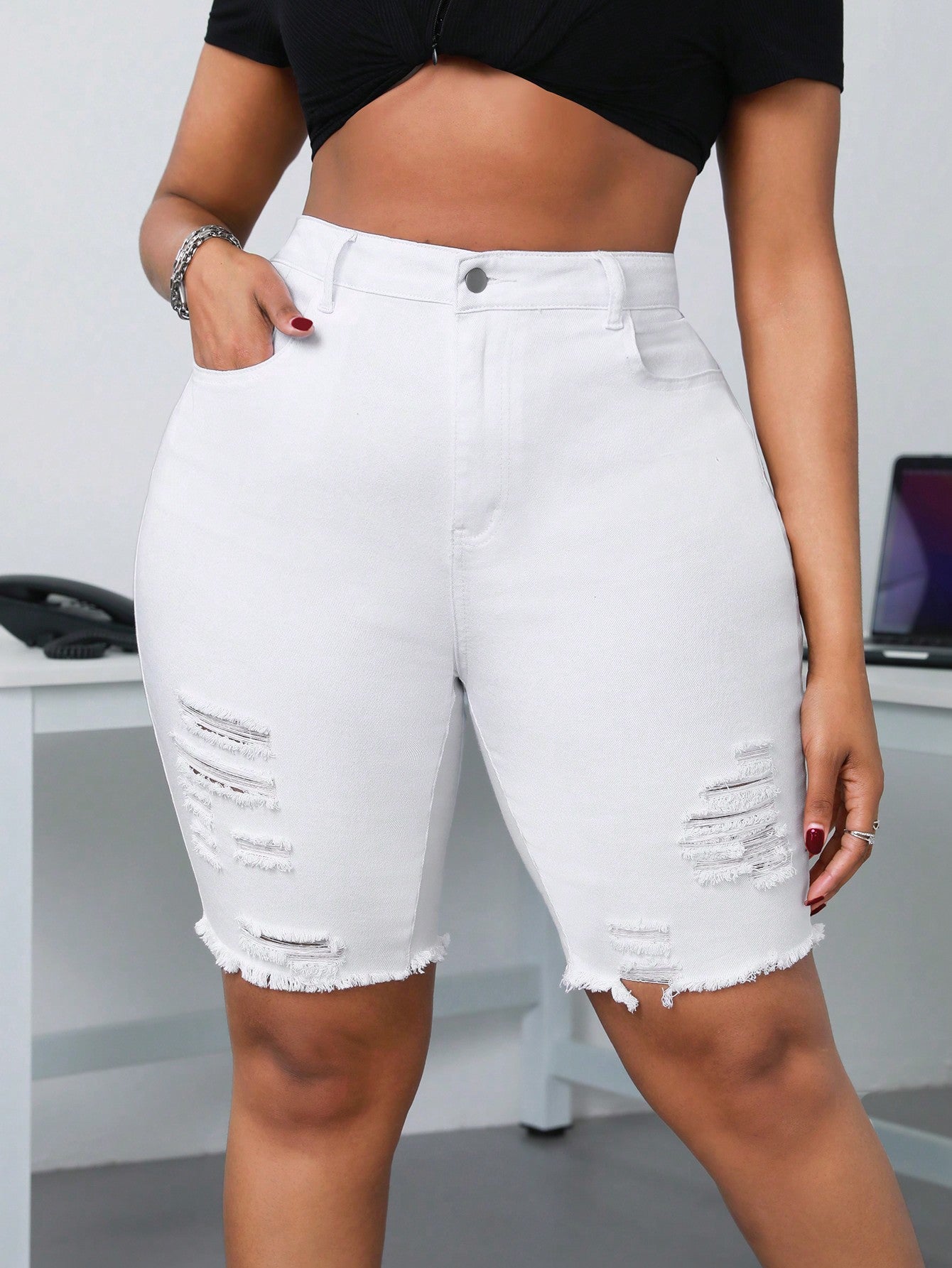 Plus High Waist Ripped Raw Hem Denim Shorts