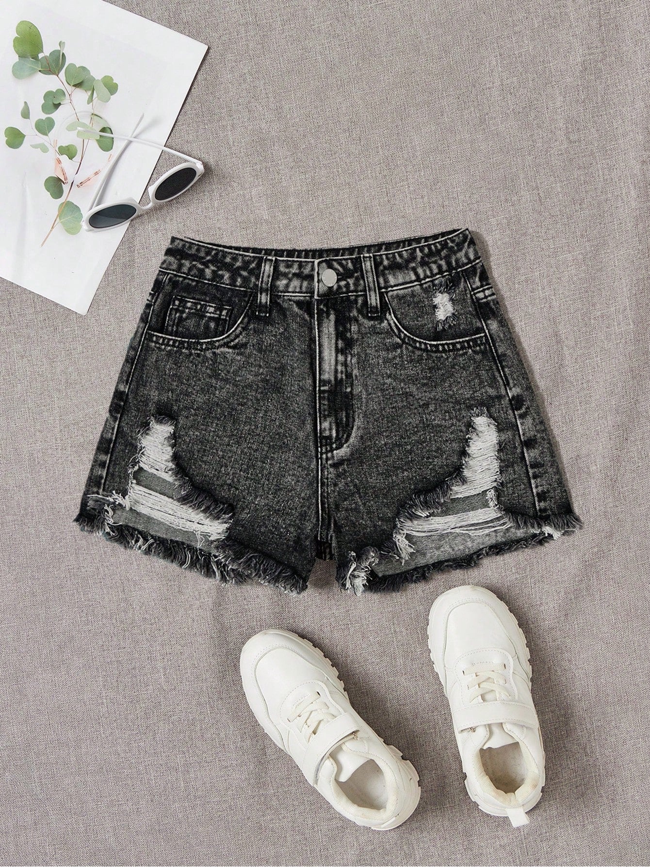 Teen Girl Distressed Denim Shorts With Frayed Hem And Pockets