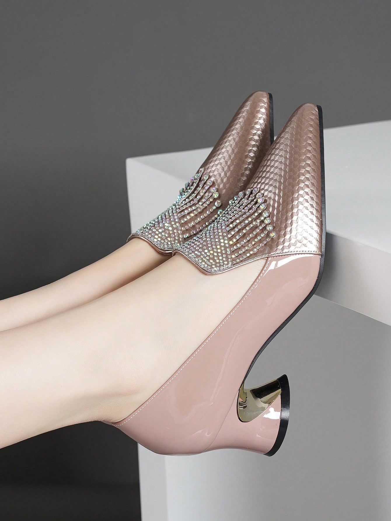 Women's Diamante Decor Pointed Toe Block Heel Shoes