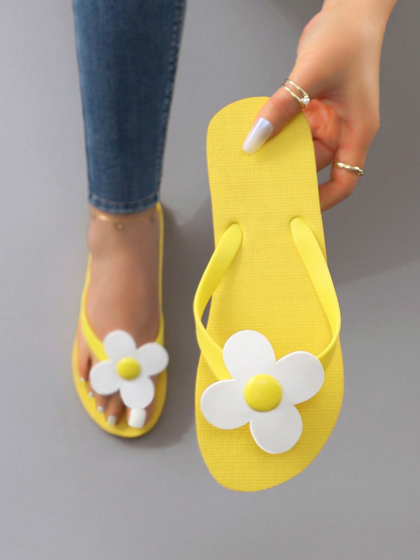 Sweet Floral Design Beach Flip Flops For Vacation