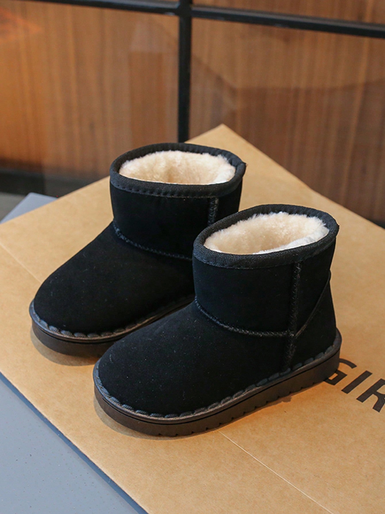 Winter New Style Toddler Fuzzy Short Boots Non-Slip Children's Winter Shoes Snow Boots Warm Winter Shoes