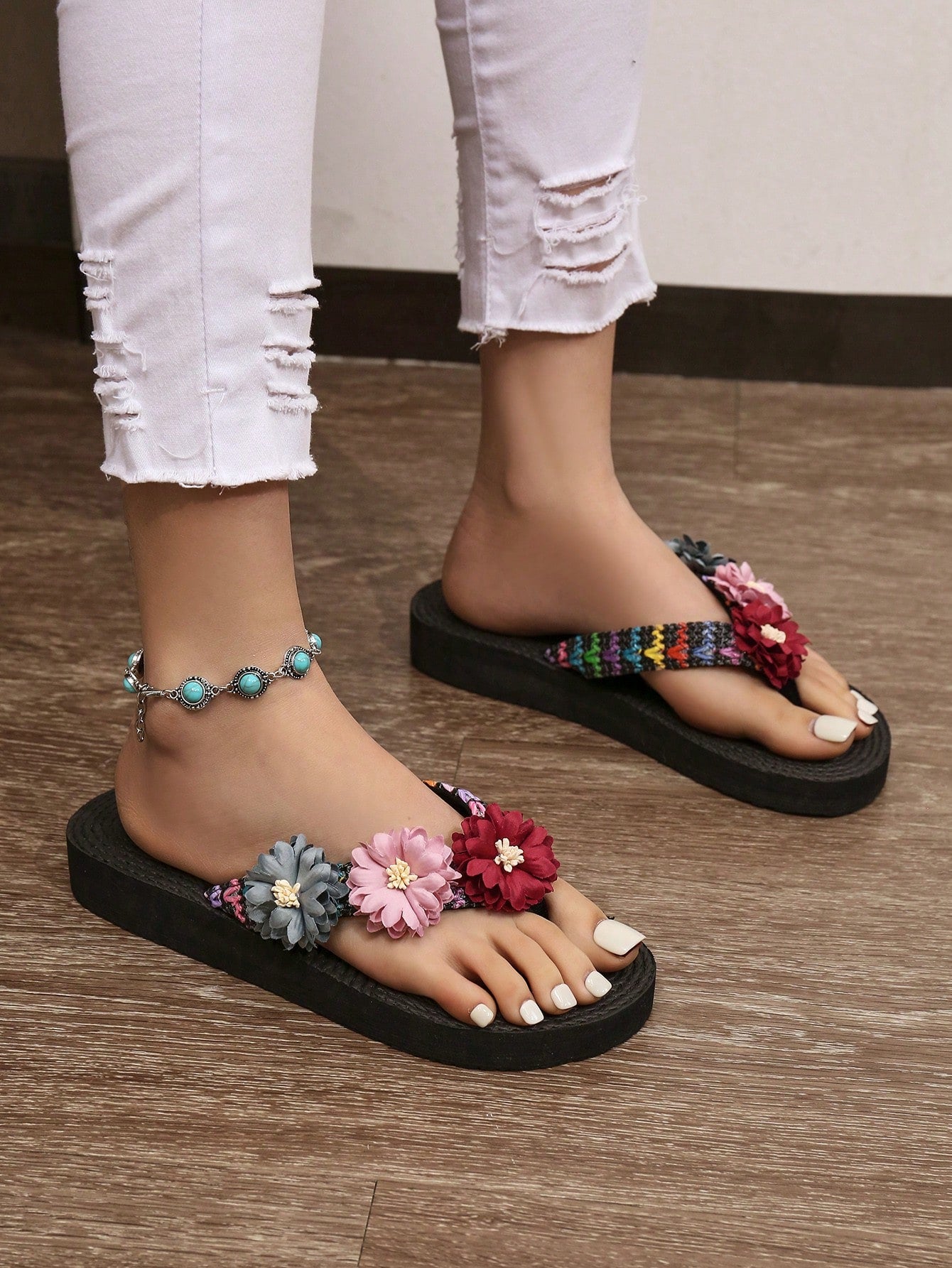 1pair Sweet Princess Style Color-Block Flower Decorated Flat Slippers For Girls, Ladies' Casual Beach Wear Anti-Skid Flip Flops