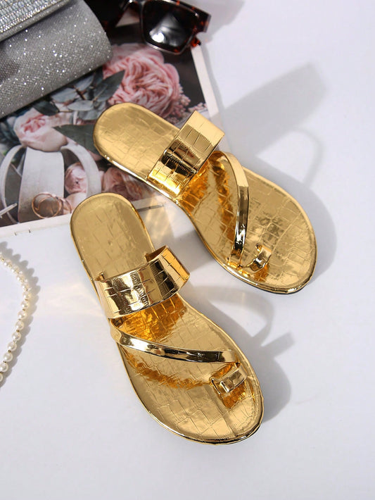 Women Flat Sandals Toe Ring Slip Resistant Casual Outdoor Comfortable Vacation Beach Shoes With Gold Pattern