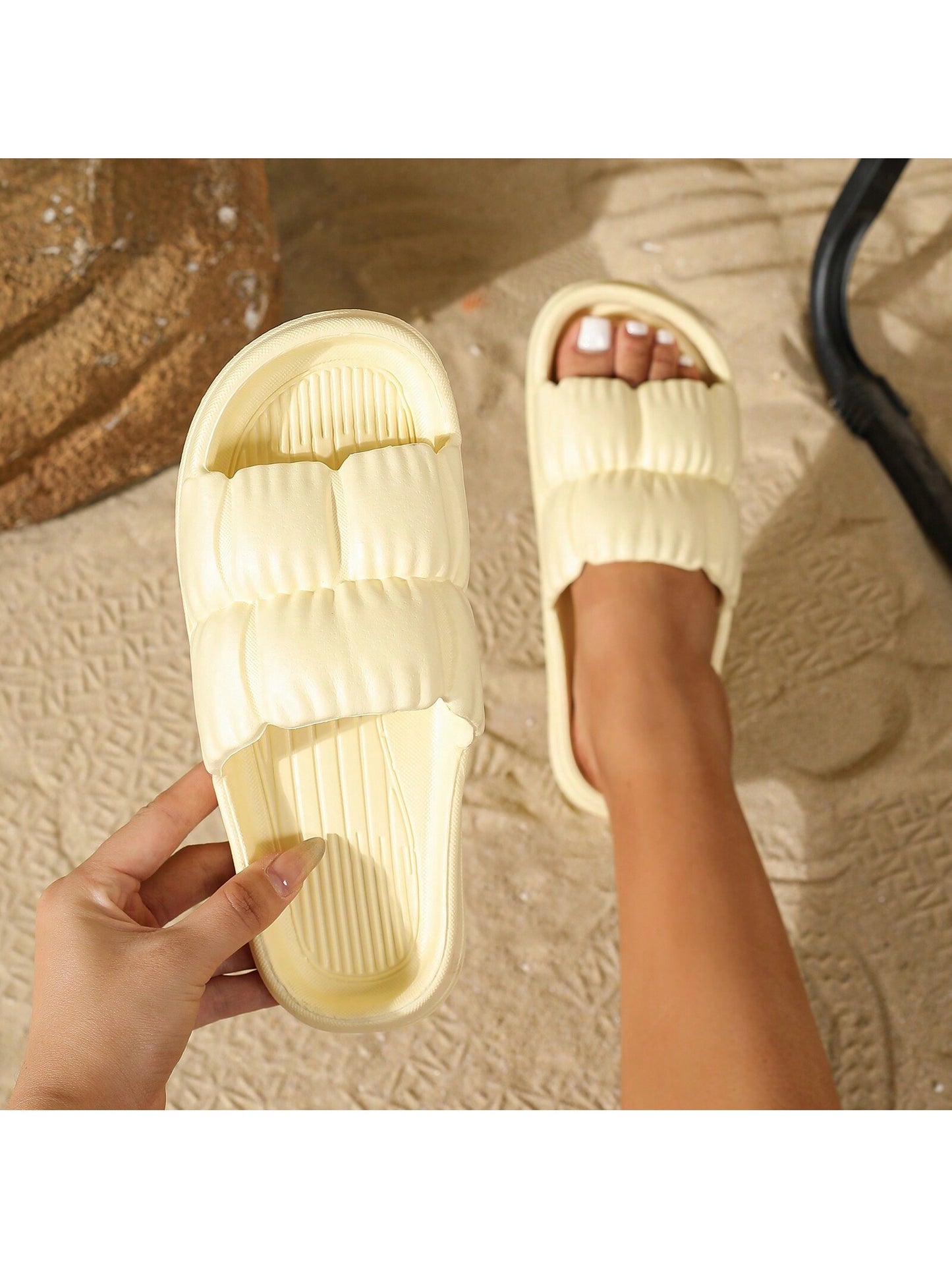 New Fashionable Versatile EVA House Slippers, Internet Celebrity Petal Flip Flops, Non-Slip And Wear-Resistant Minimalist Ins Style, Supermarket Style, Classic And Atmosphere, Suitable For Home, Bathroom, Outdoor, Beach Or Casual Occasions