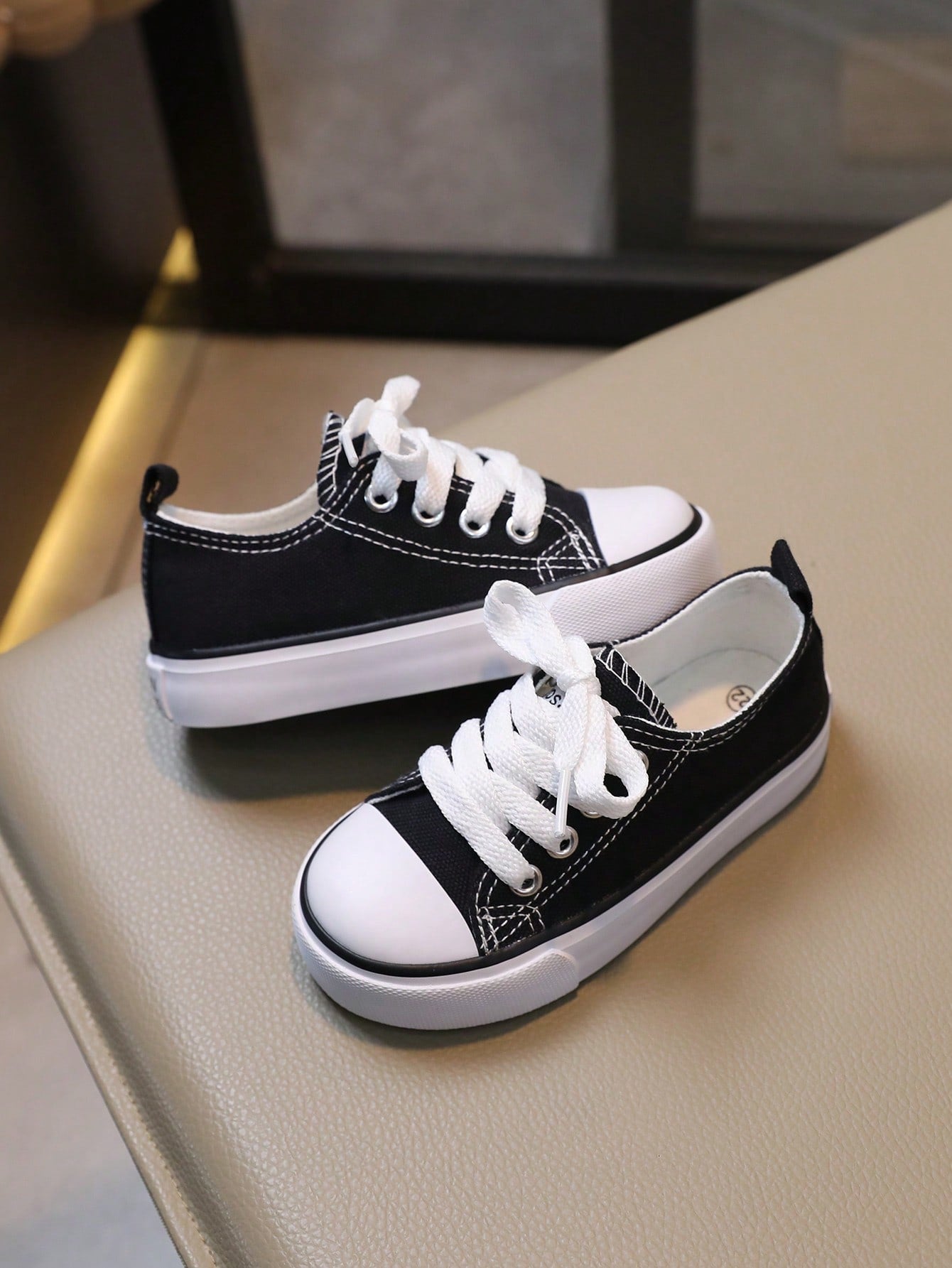 Breathable And Comfortable Lace-Up Children's Canvas Shoes, Flat Casual Canvas Shoes For Girls