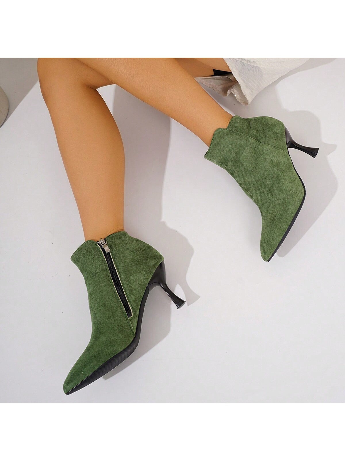 Women's Fashionable New Arrival Retro Elegant Pointed Toe Velvet Side Zipper Stiletto Ankle Boots, Versatile