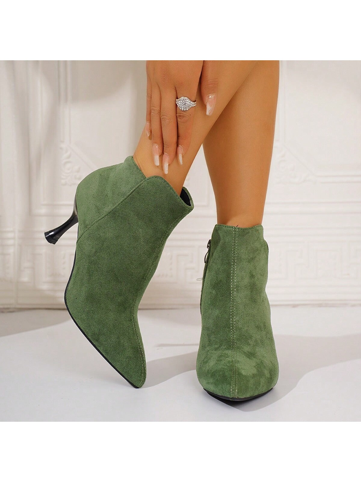 Women's Fashionable New Arrival Retro Elegant Pointed Toe Velvet Side Zipper Stiletto Ankle Boots, Versatile