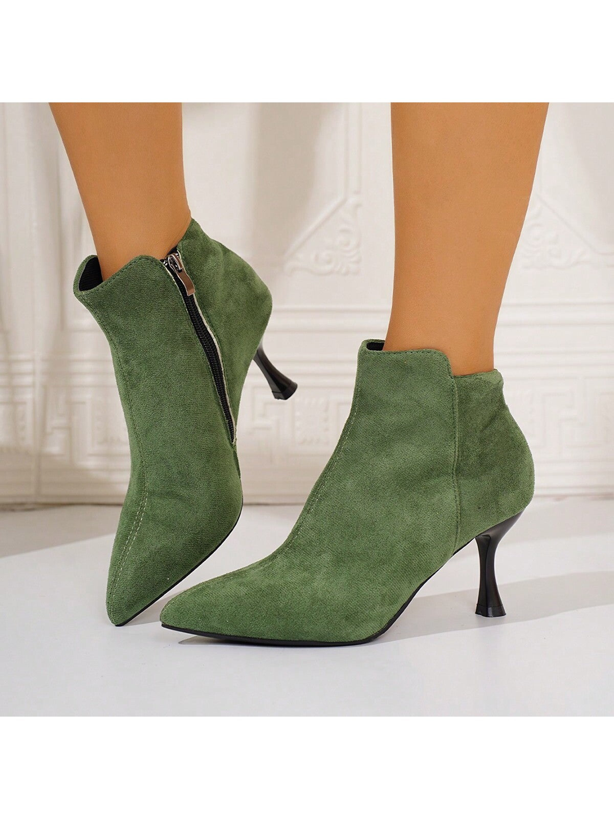 Women's Fashionable New Arrival Retro Elegant Pointed Toe Velvet Side Zipper Stiletto Ankle Boots, Versatile