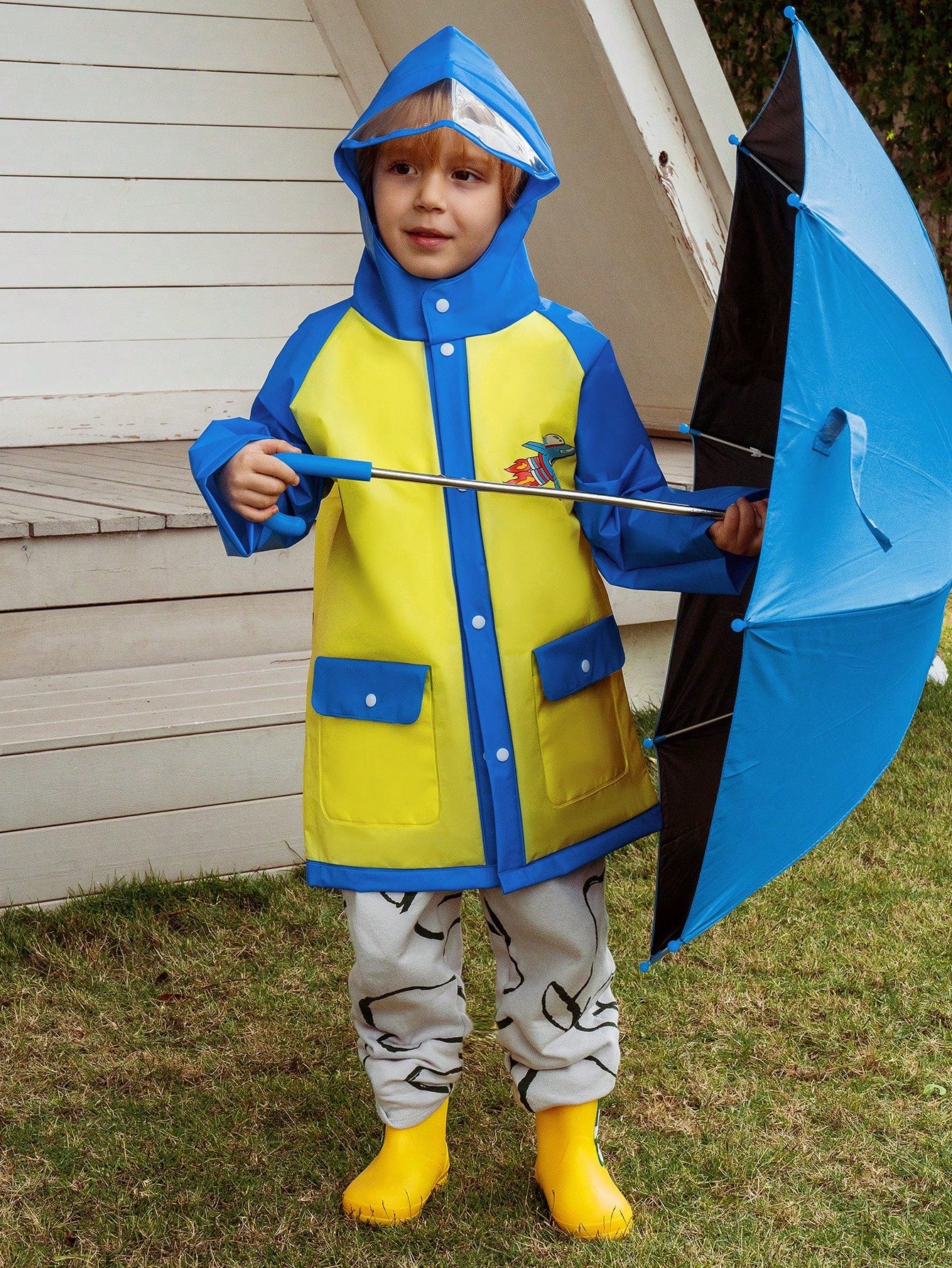 Boys' Cute Yellow And Blue Spliced Alphabet Spaceship Printed Raincoat With Reflective Strips, All-Season