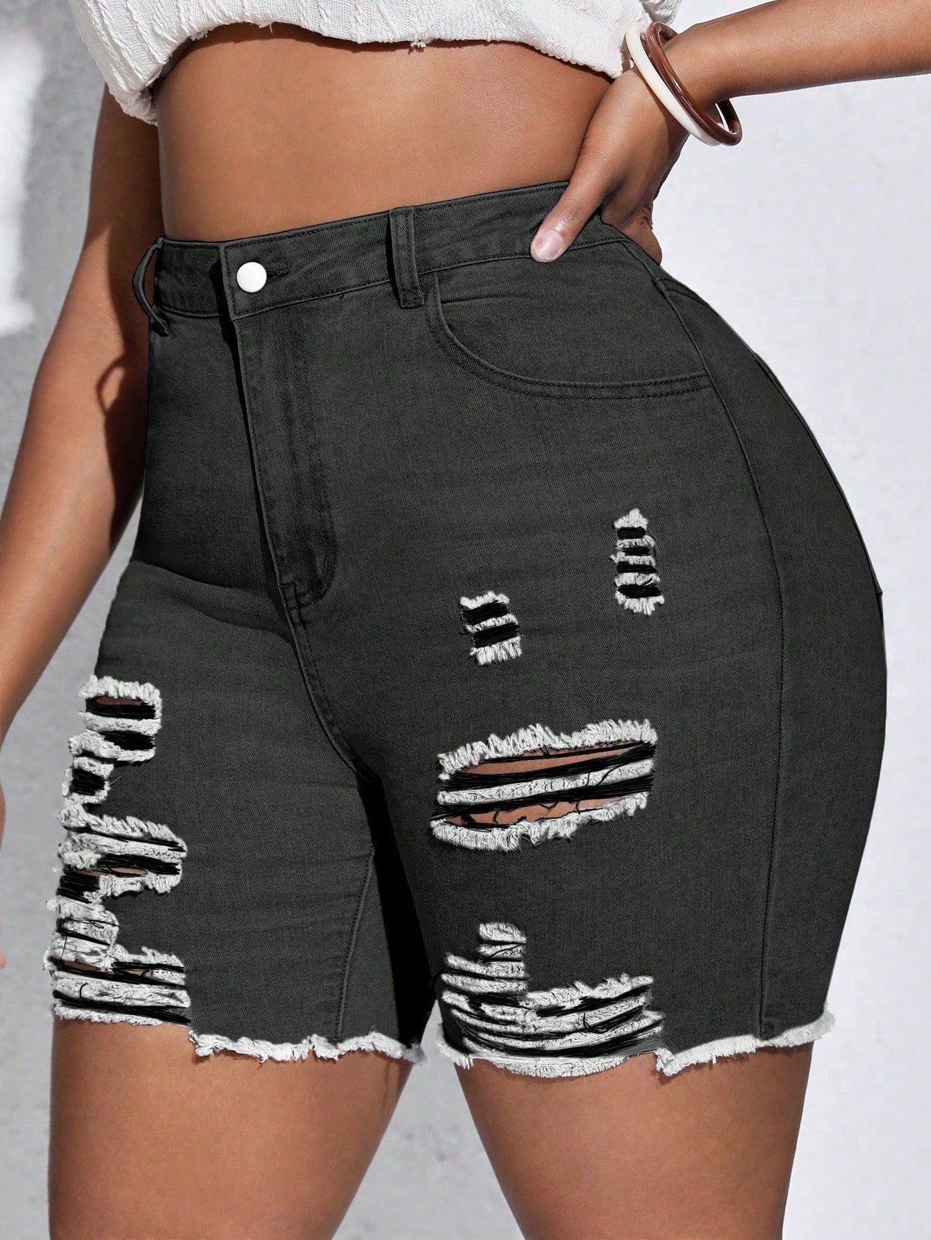 Plus High Waist Ripped Raw Hem Denim Shorts