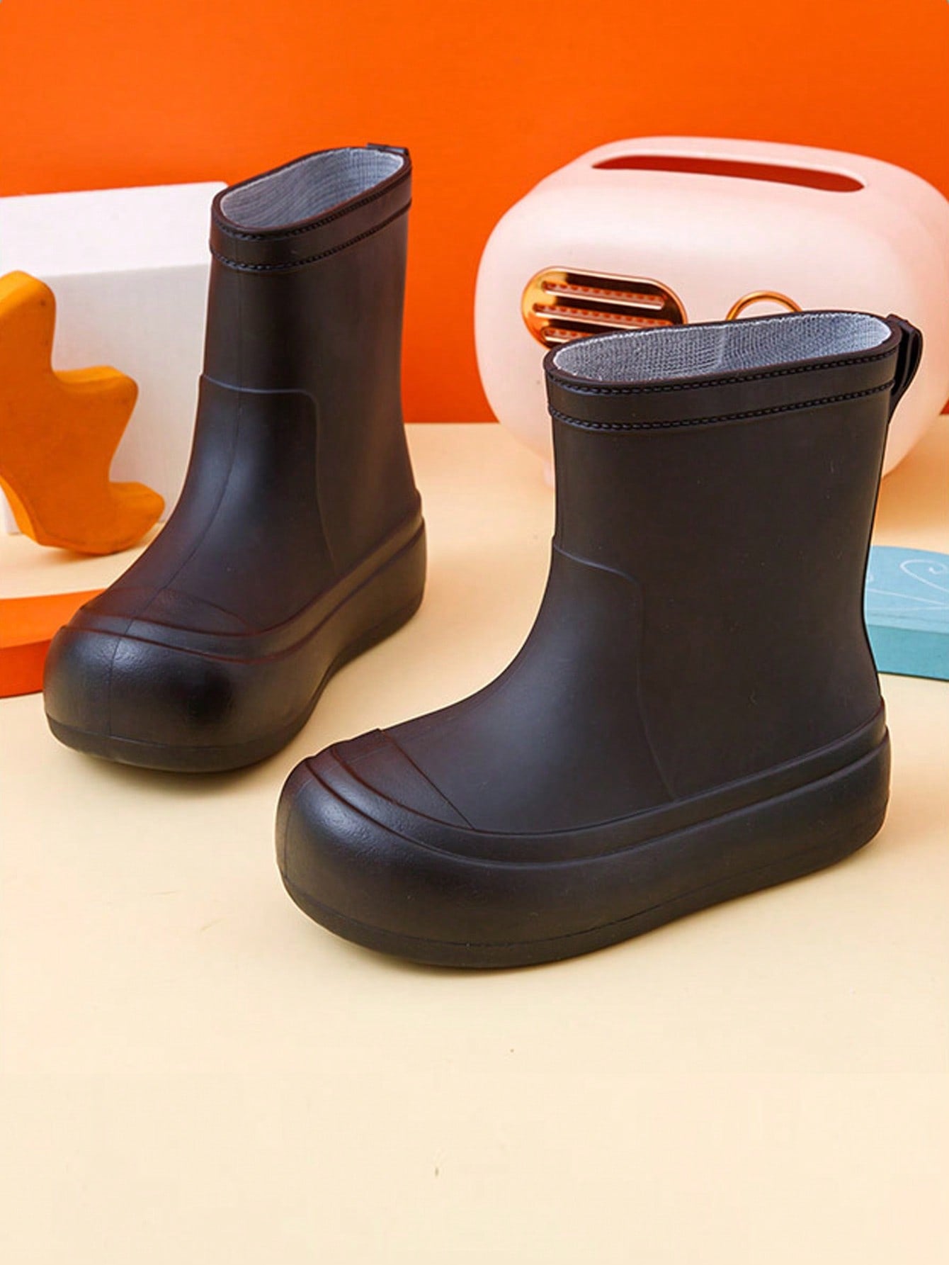 Children's Black Waterproof Slip-Resistant Rain Boots. Suitable For Boys And Girls, Light And Easy To Wear For School Kids. Large Size Rubber Shoes For Rainy Days Out