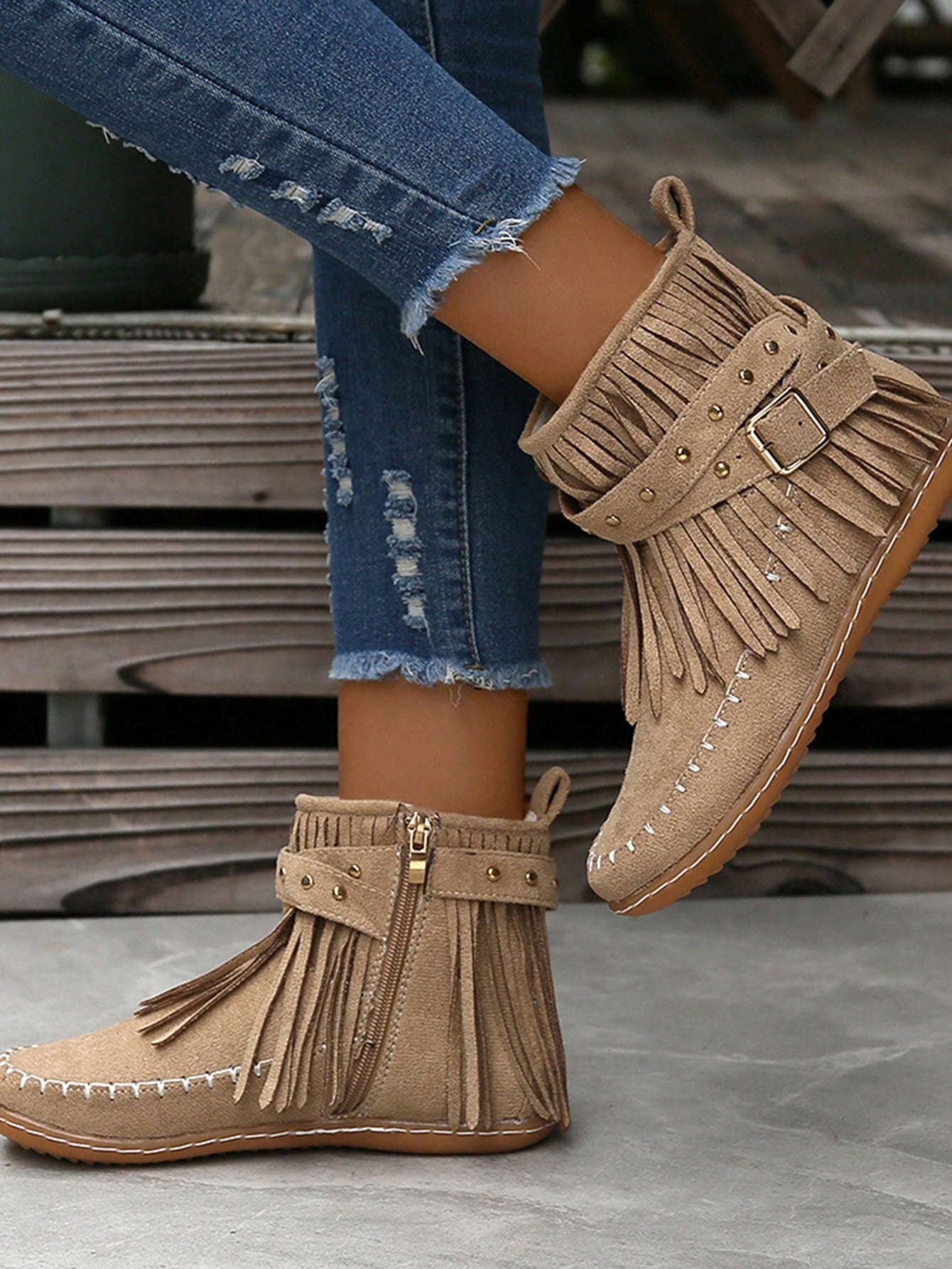 Women's Round Toe Fringe Rivets Side Zipper Flat Fashion Boots