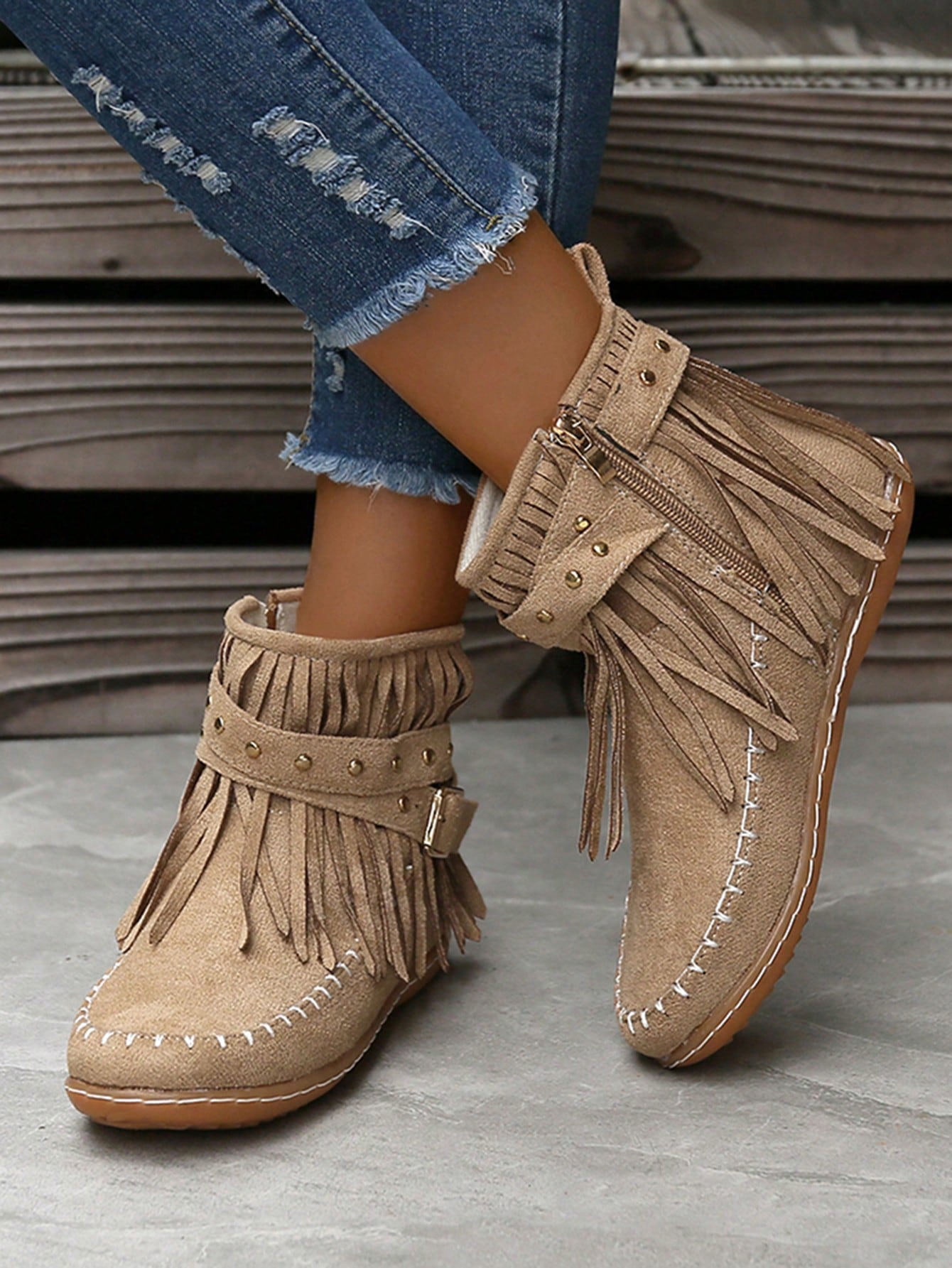 Women's Round Toe Fringe Rivets Side Zipper Flat Fashion Boots