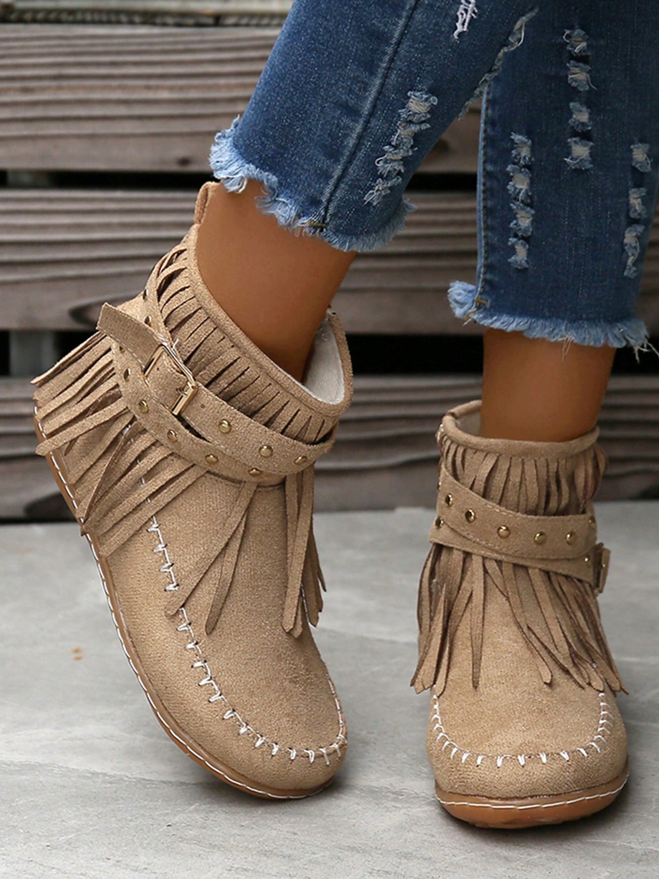 Women's Round Toe Fringe Rivets Side Zipper Flat Fashion Boots