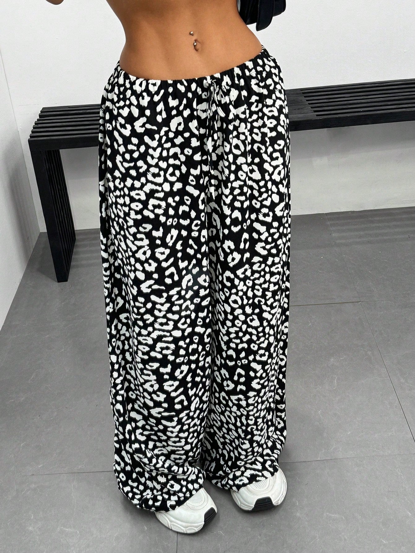 Women's Leopard Printed Drawstring Long Pants