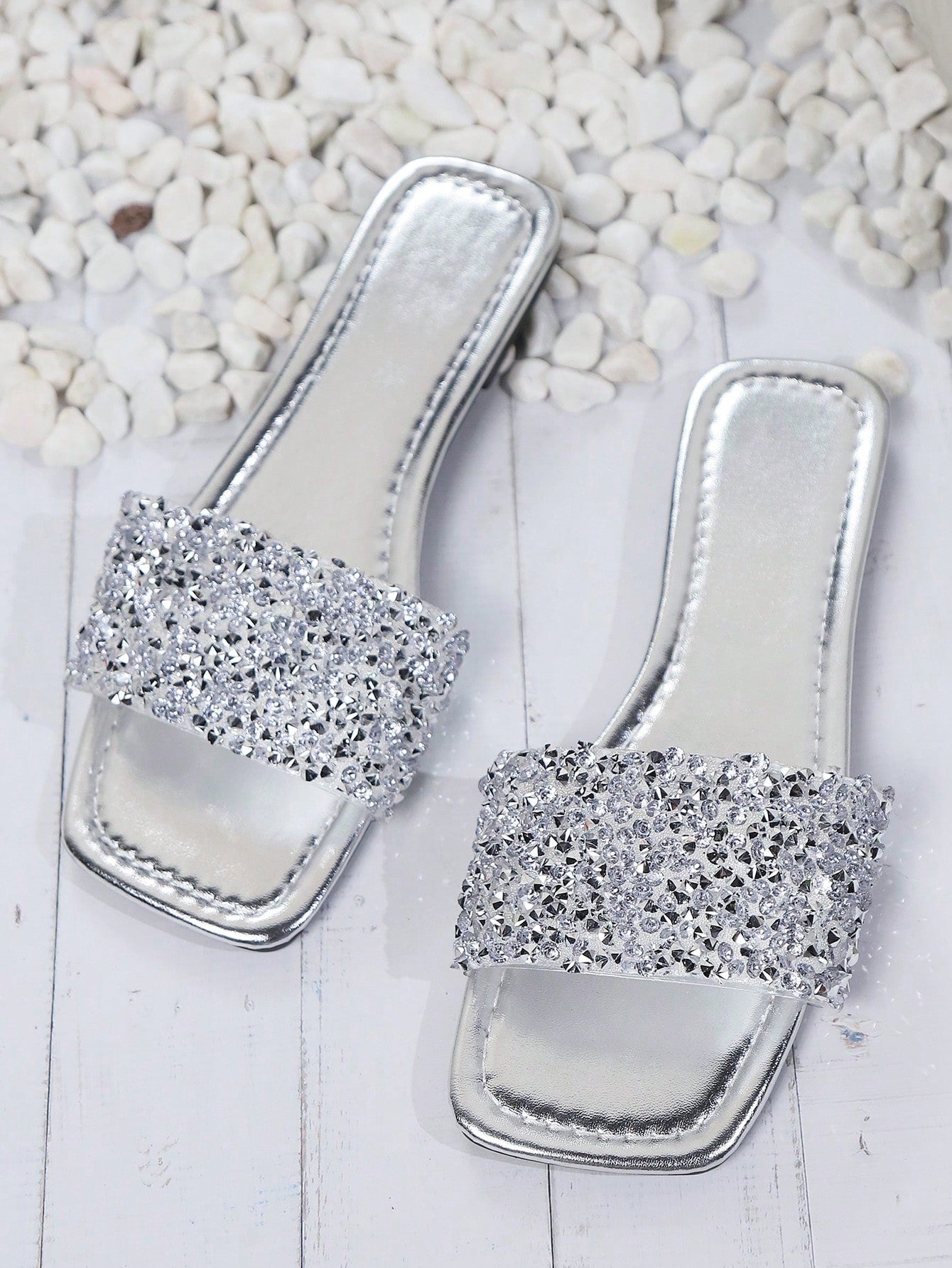 Teenagers' Korean Style New Fashion Anti-Slip & Wear Resistant Rhinestone Embellished One-Belt Open-Toe Slipper Suitable For Outdoor, Beach, Vacation In Summer