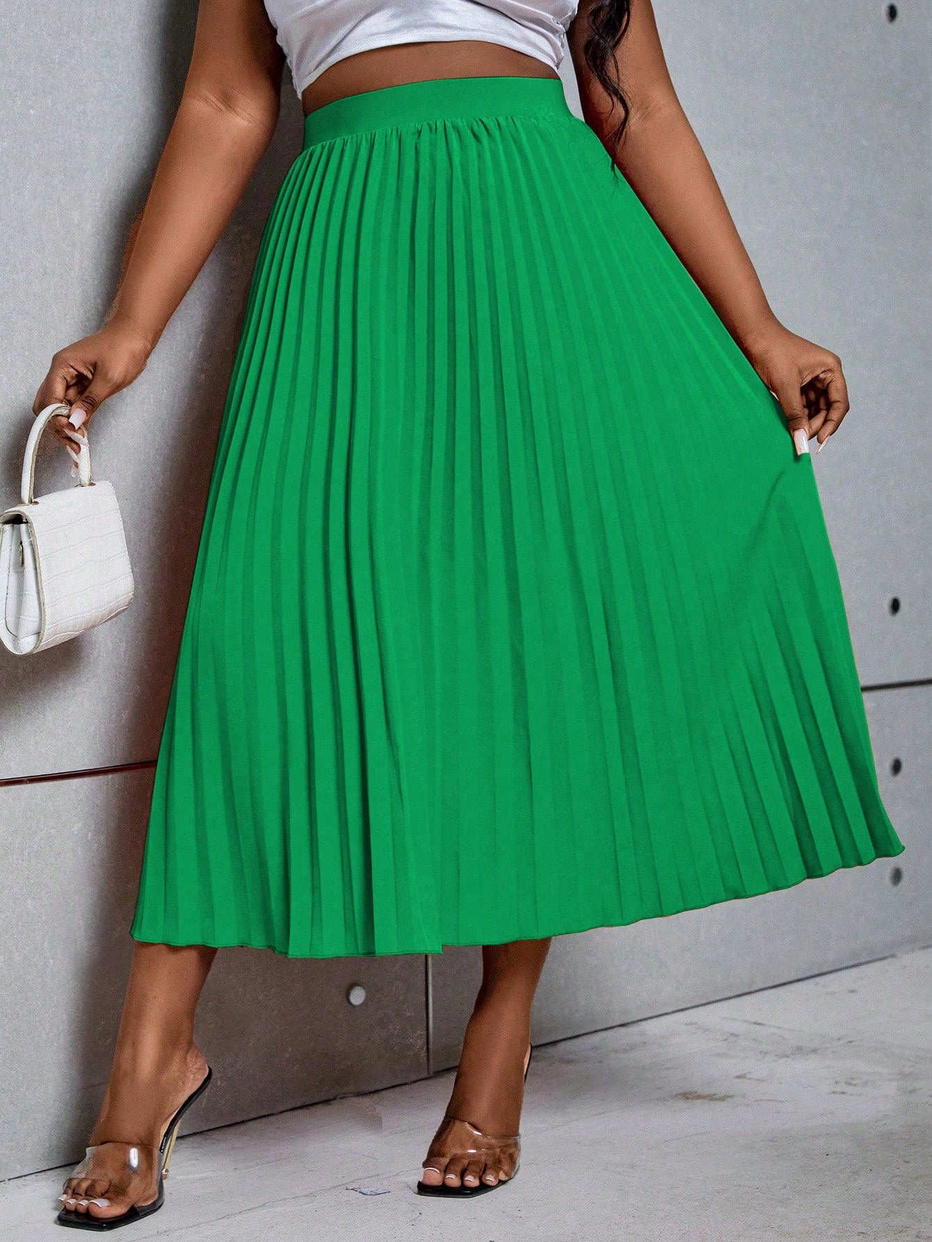 Plus Size Solid Color Elastic Waist Pleated Midi Skirt