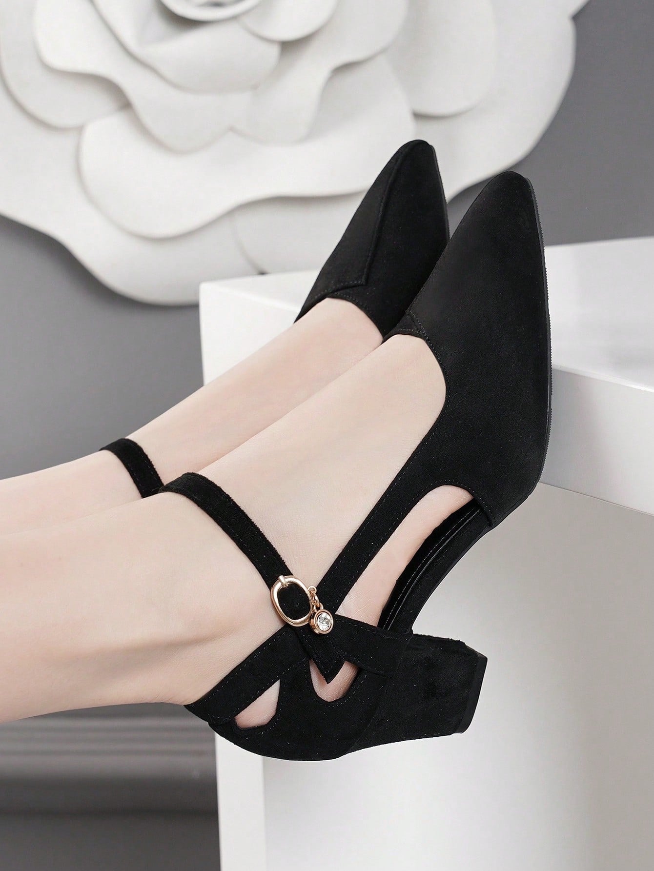 Women's High Heels Women's 2023 New Thin-Heeled Elegant Lady Pointed-Toe Fashion Sandals Thick-Heeled Open-Toe Belt After Hollow High-Heeled Shoes