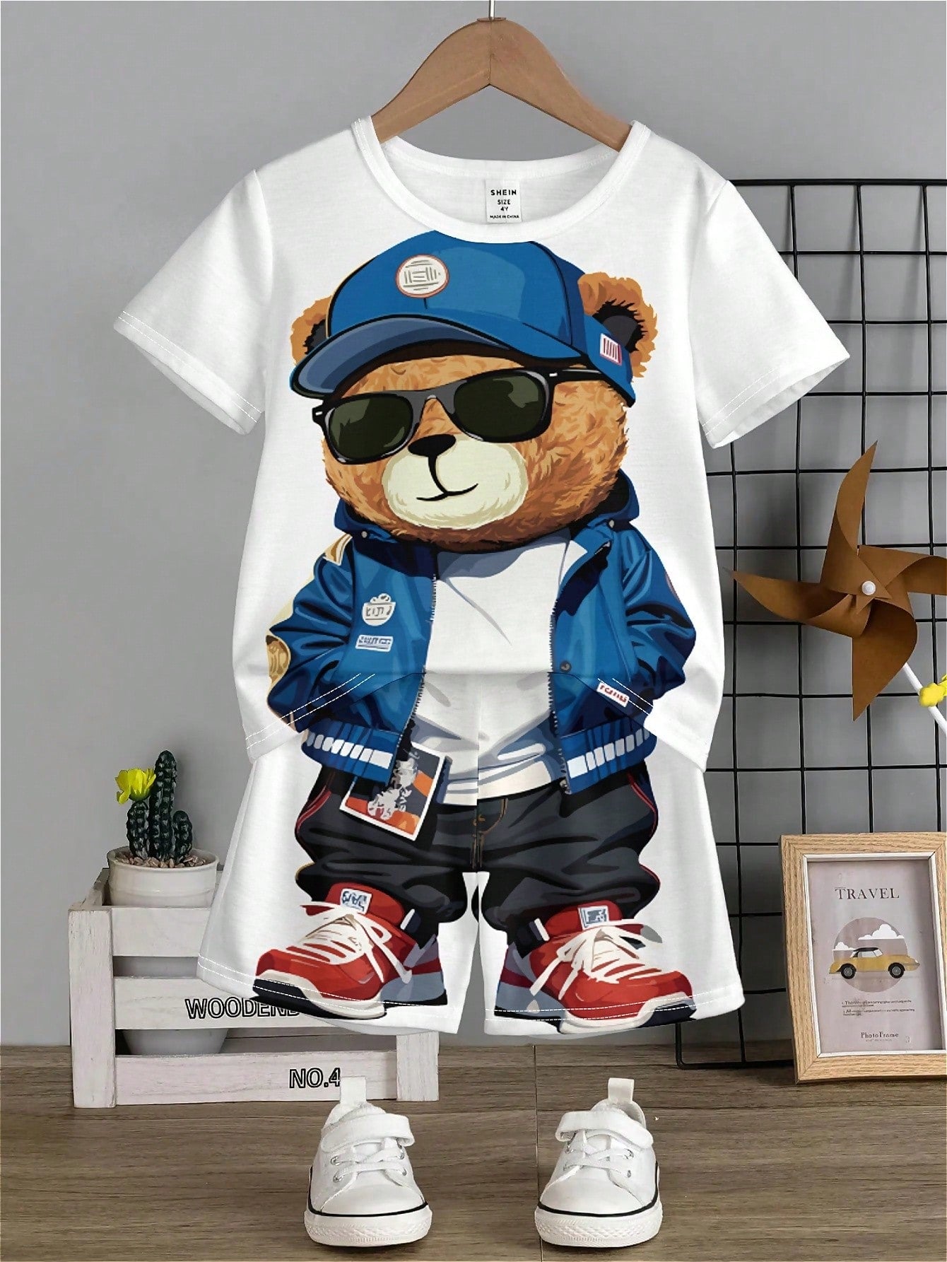 Young Boy Casual Cartoon Bear Pattern Short Sleeve T-Shirt And Shorts 2pcs/Set, Suitable For Summer