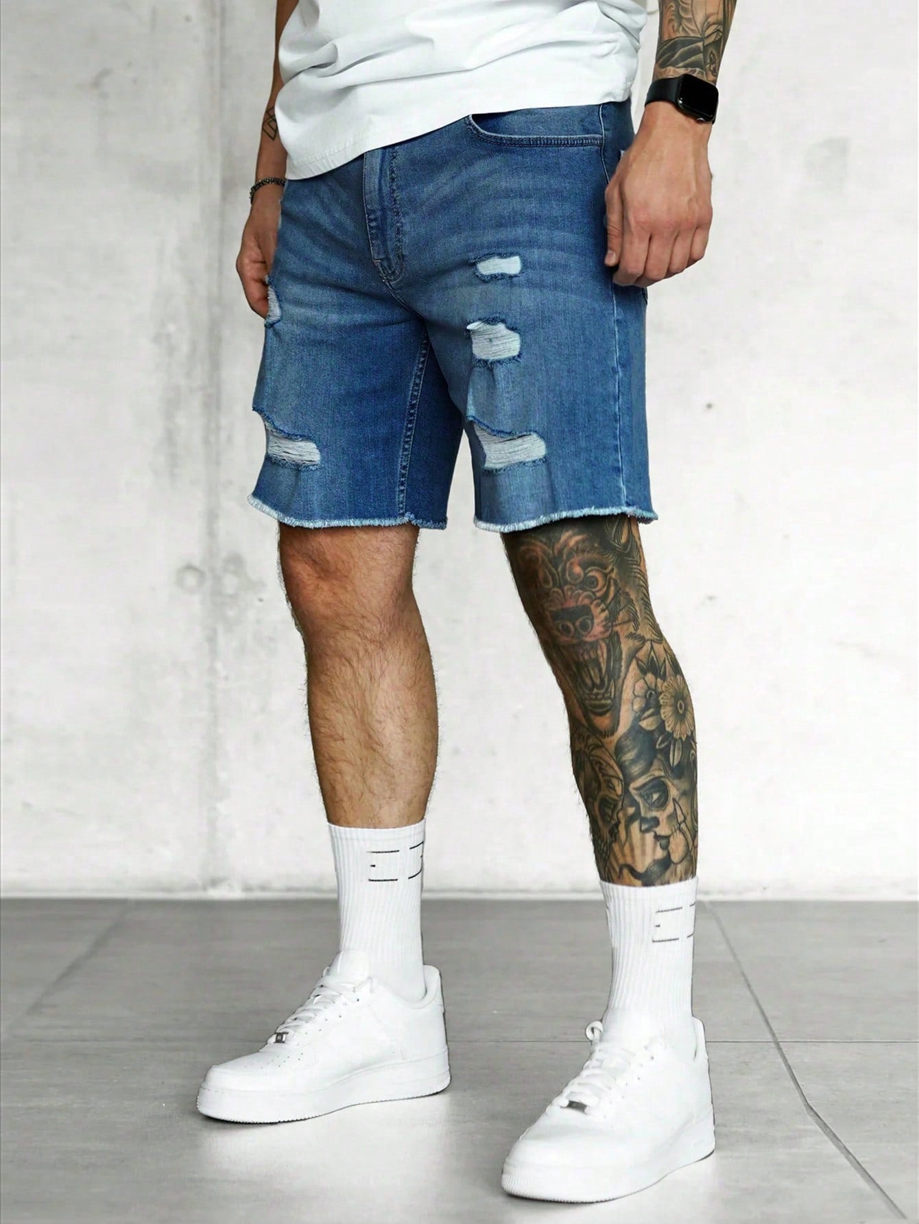 Men Ripped Frayed Raw Hem Denim Shorts