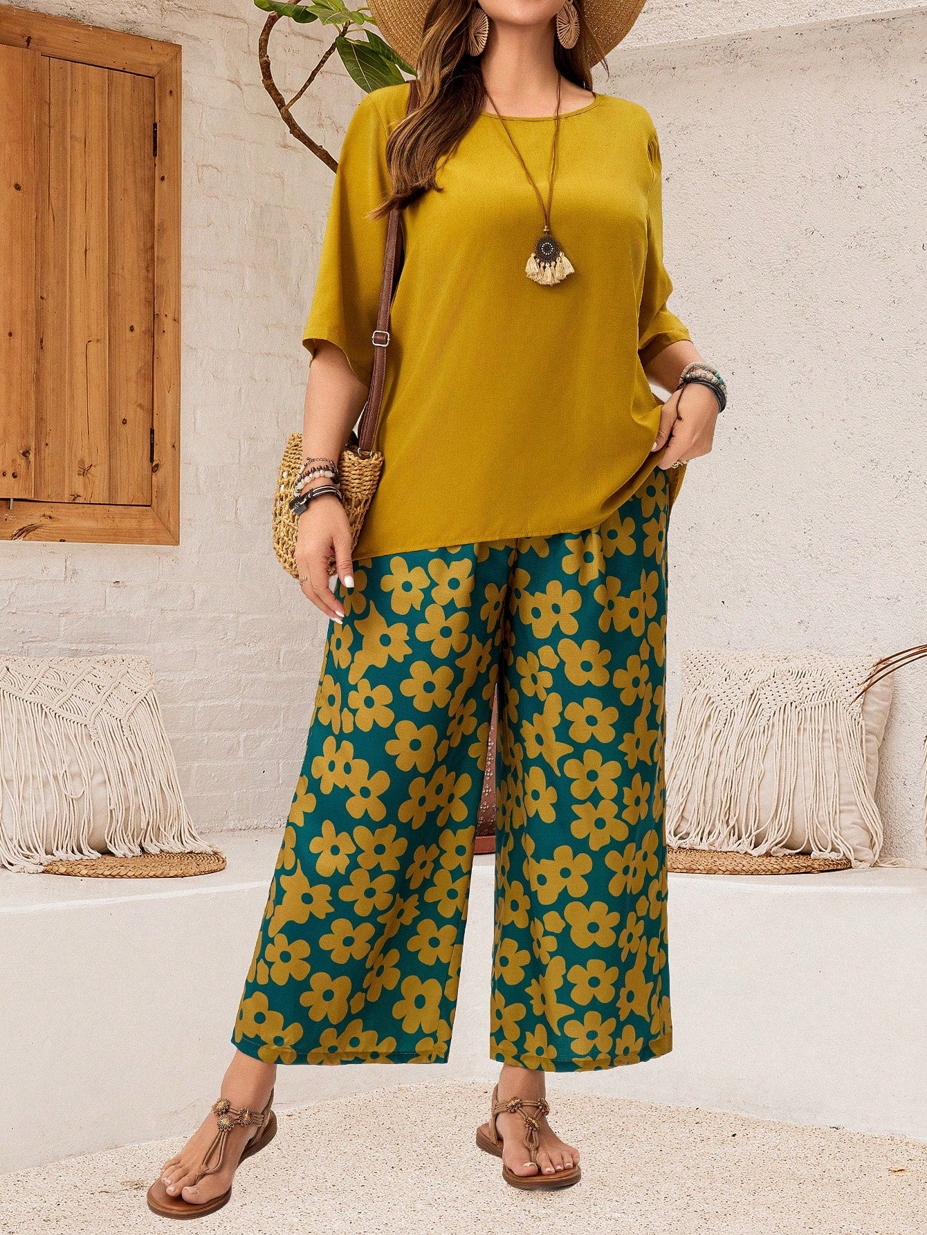 Plus Size Women's Summer Round Neck Half Sleeve Shirt And Paisley Printed Wide Leg Pants, Loose Holiday Two Piece Set