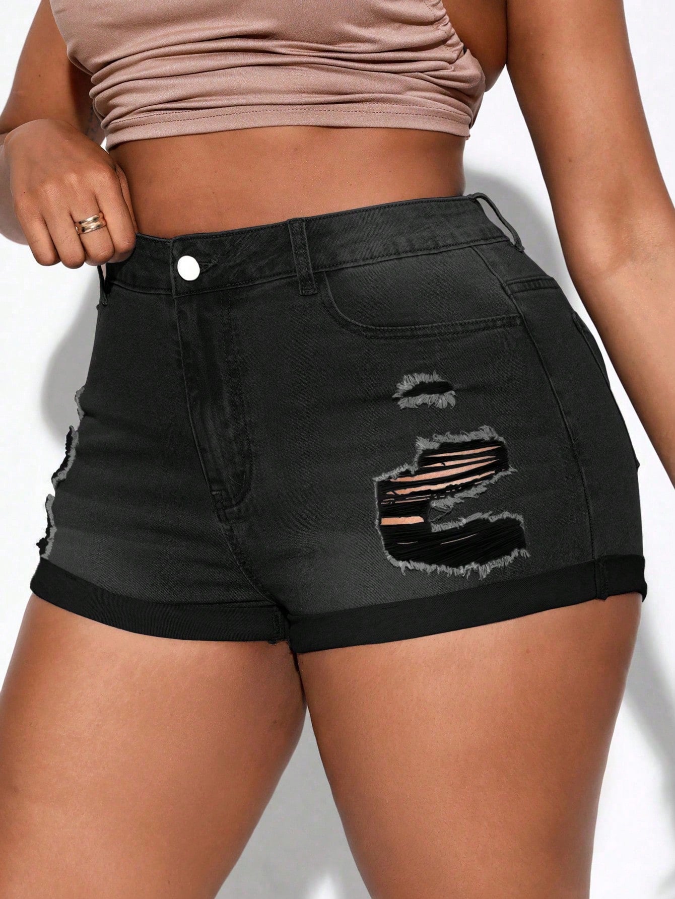 Plus Size Women\ Casual Denim Shorts With Pockets, Distressed And Rolled Hem