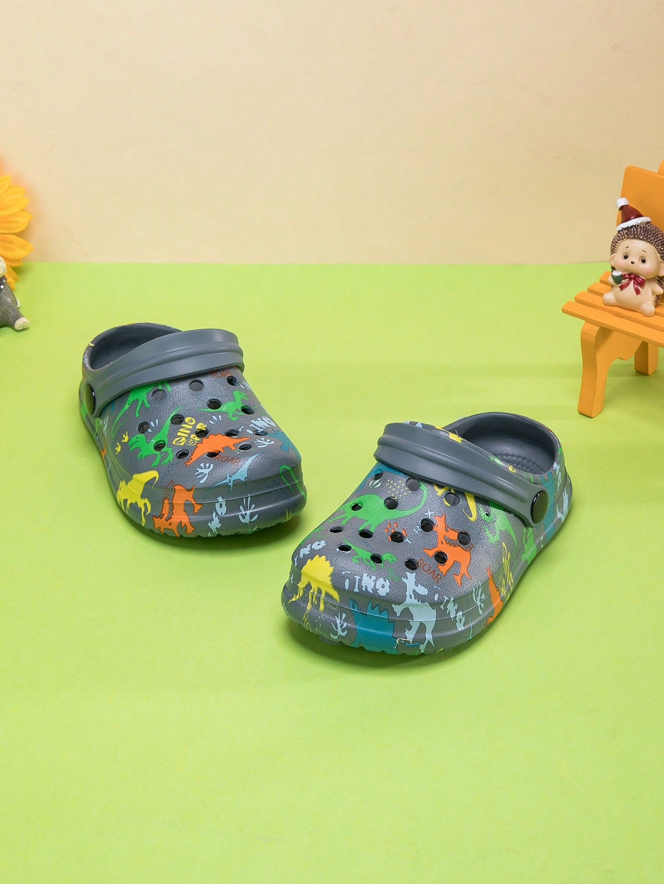 Boys' Comfortable And Fashionable EVA Breathable Cartoon Hole Beach Shoes For Summer