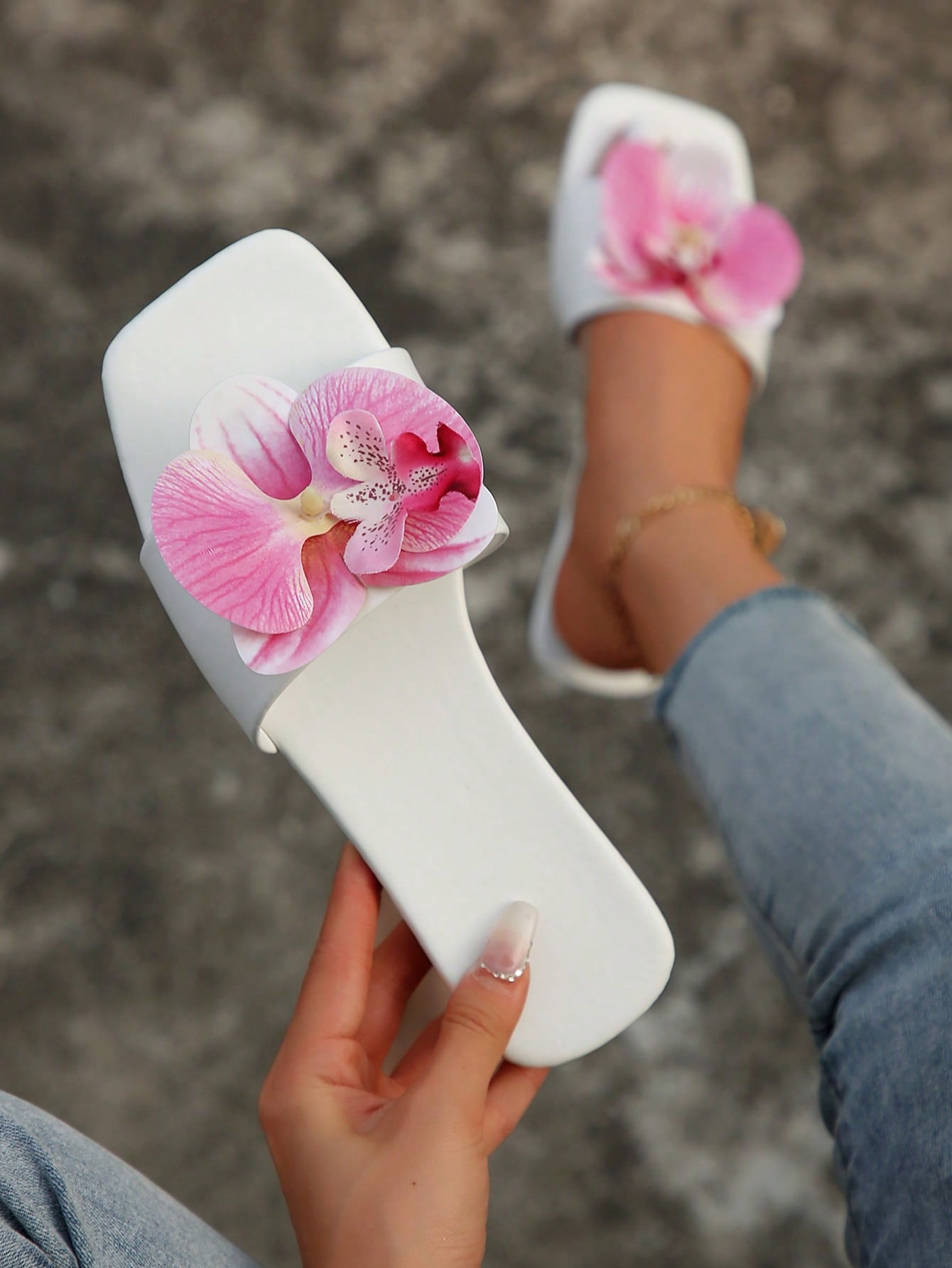 Elegant Large Flower Decor Flat Slide Sandals For Women, Summer Fashionable Outdoor Slippers 2024 New Arrival