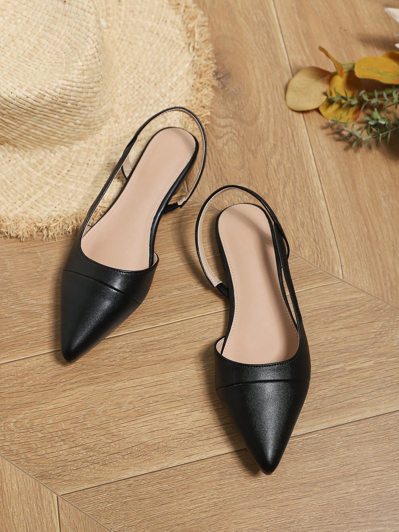 Women Fashion Versatile Color Block Soft Leather Soft Outsole Retro Style Pointed Toe Flats Suitable For All Seasons