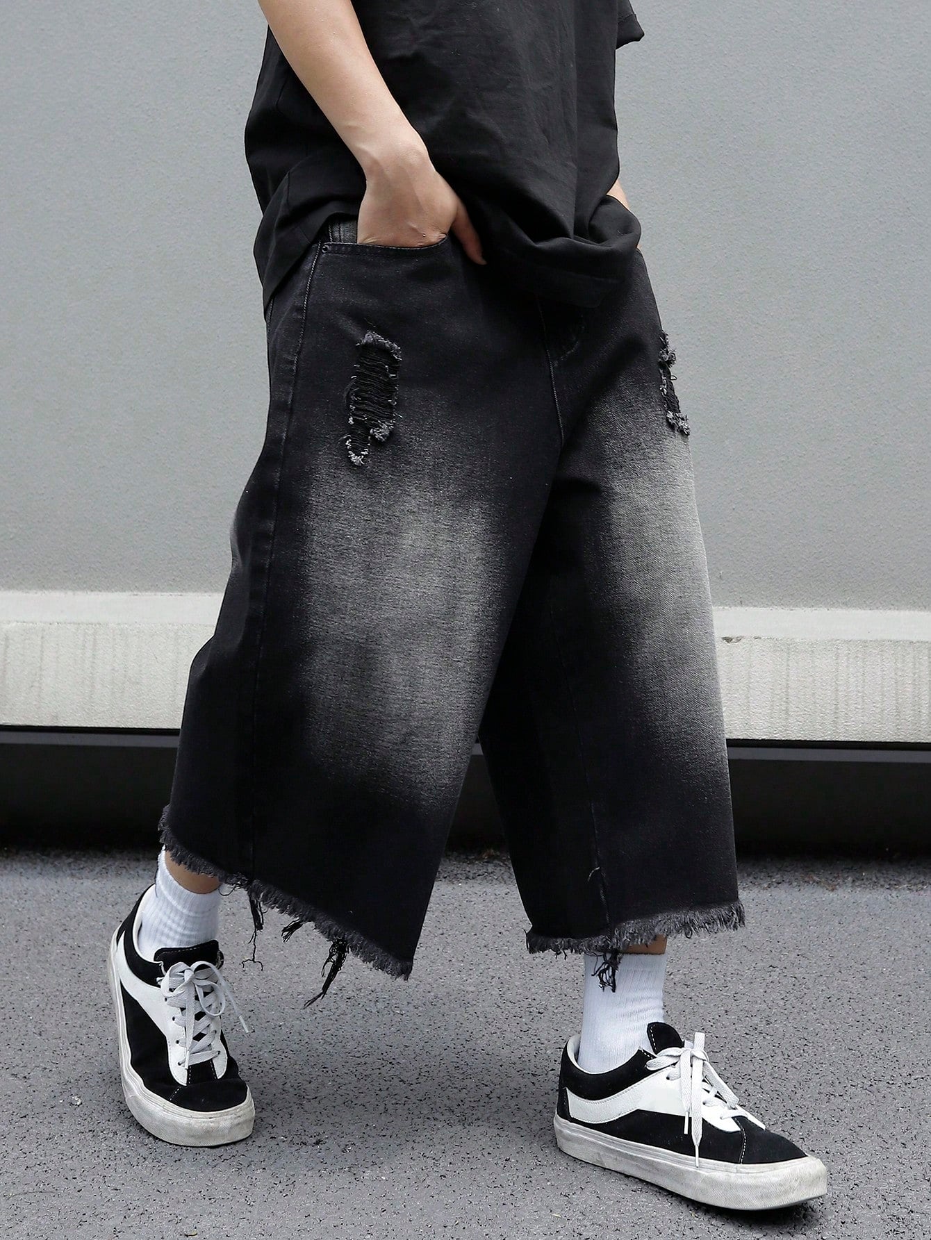 Men's Loose Fit Casual Jeans With Pocket Insertion And Frayed Hem Oversize Long Shorts Plain Black Party Street Wear Rapper