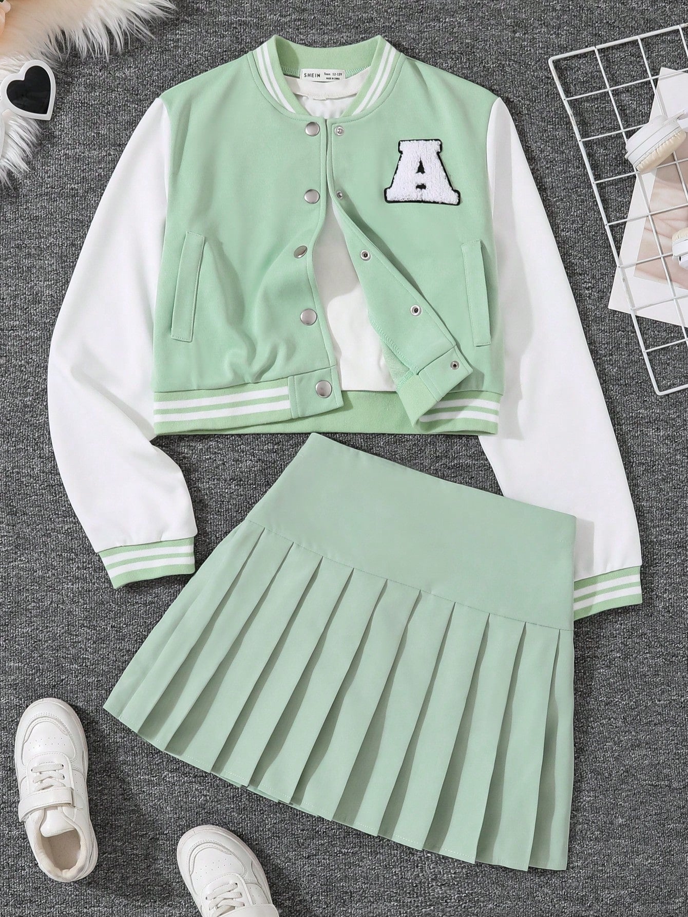 Teen Girl Baseball Jacket With Letter Embroidery And Pleated Skirt Set