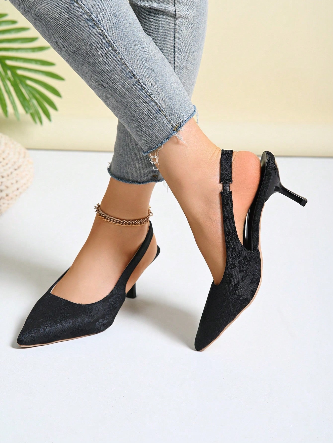 New Arrival Pointed High-Heeled Women's Shoes, Fashionable And Elegant, Hollow Back With Shallow Mouth Shoes For Summer