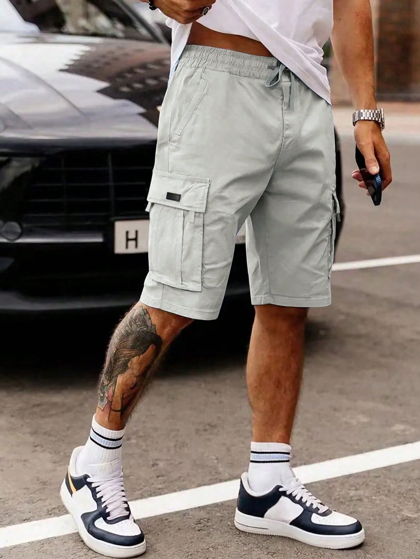 Men's Loose Fit Drawstring Waist Flip Pocket Cargo Shorts