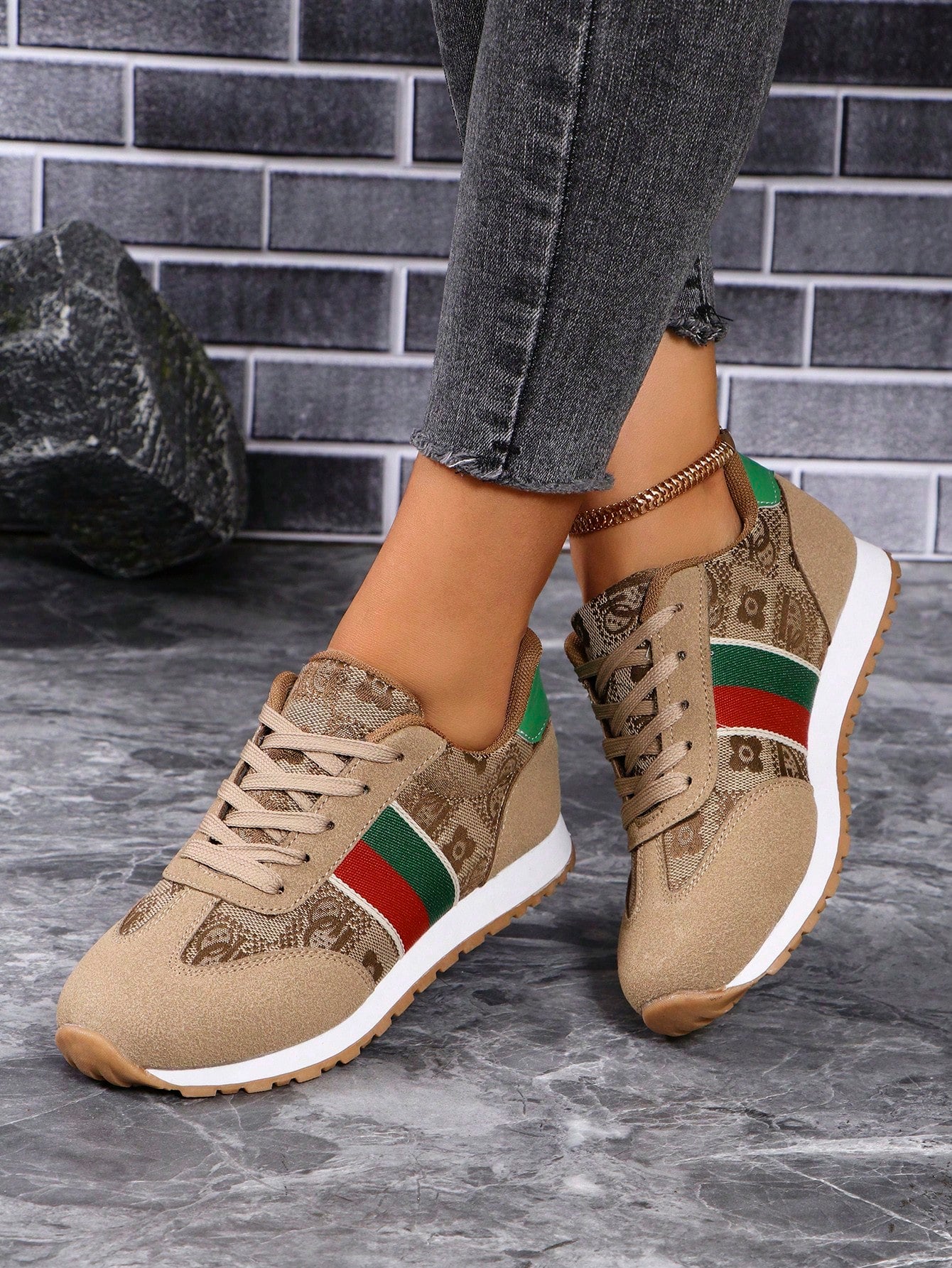 2024 Spring/Summer New Women's Fashion Sports Shoes, Anti-Slip Comfortable Casual Sneakers With Flower Print