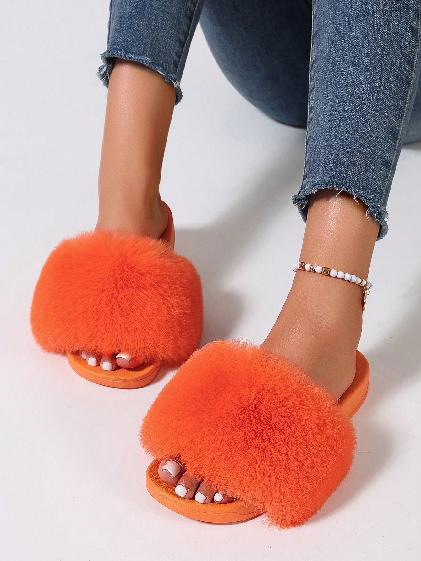 Women's Summer Plush Slippers, Colorful Beach Slides With Solid Faux Fur And Anti-Slip Soles, Fashionable Flat Sandals For Indoor And Outdoor Use