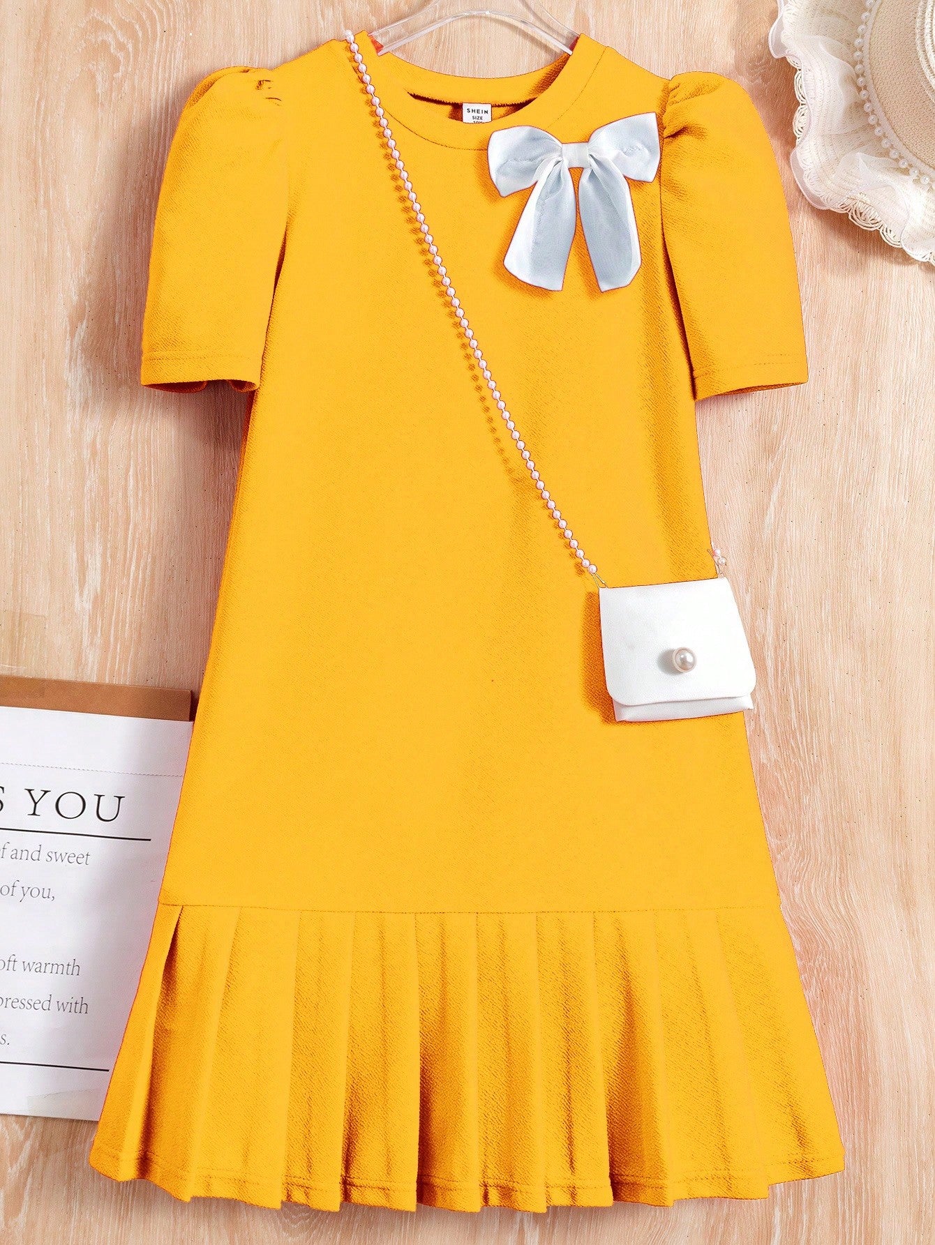 Tween Girl Pleated Short Sleeve Round Neck Vacation Style Dress