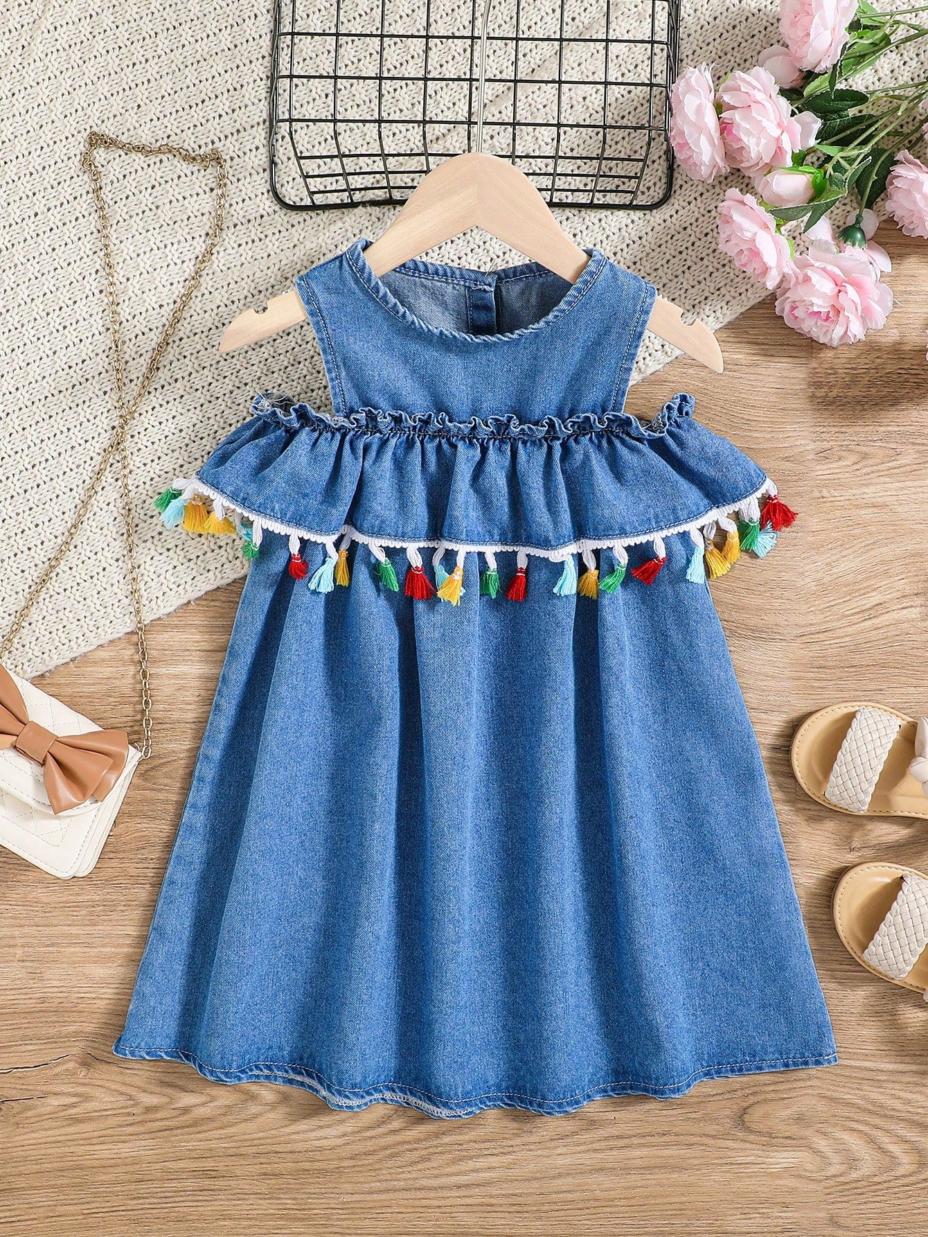 Young Girls'  Denim Dress With Ruffled Trim, Cute And Playful For Outdoor Leisure