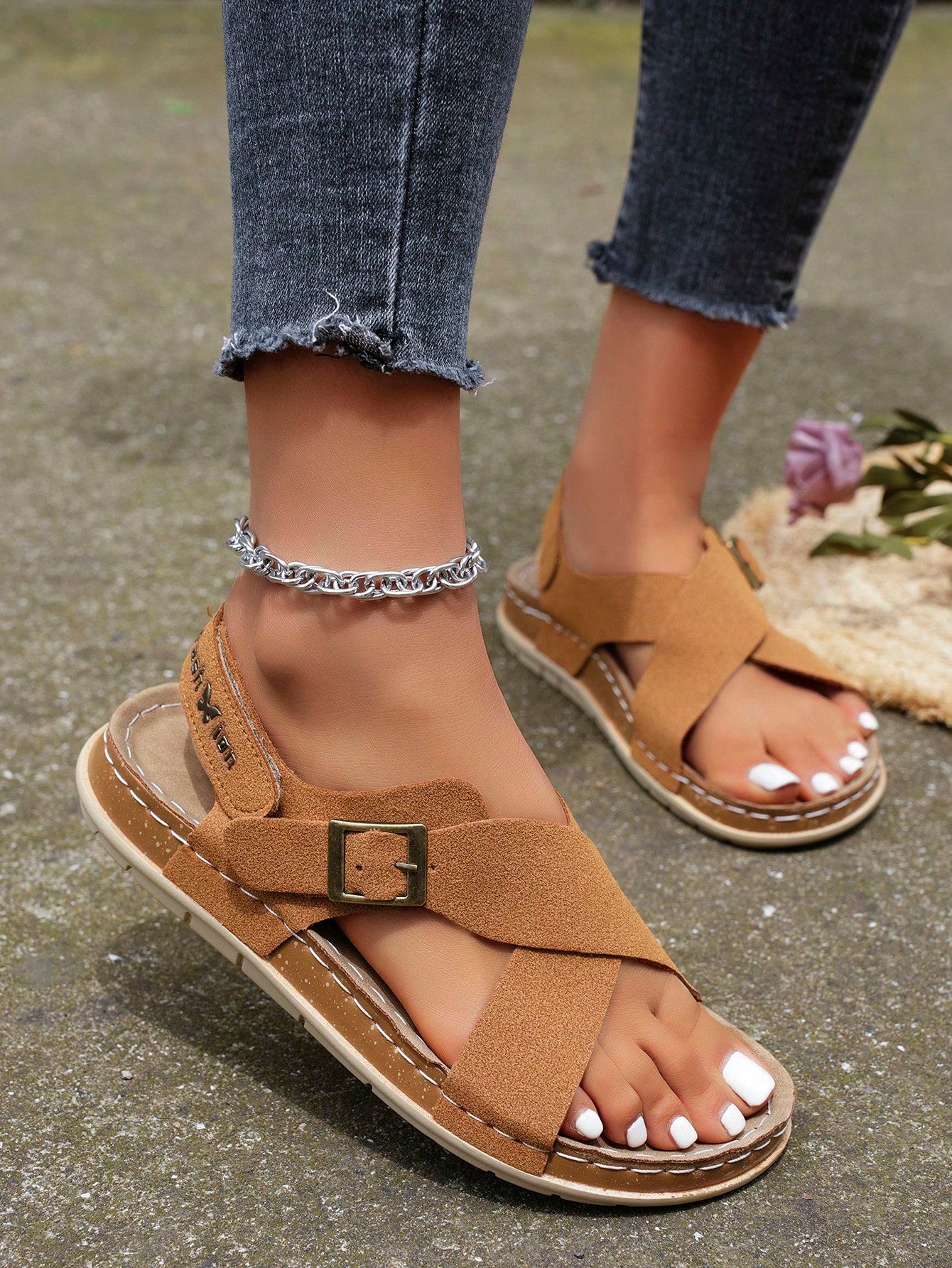 Women's Ultra-Soft Snowflake Pattern Cross Strap Single Buckle Hook And Loop Rope Casual Sports Flat Sandals