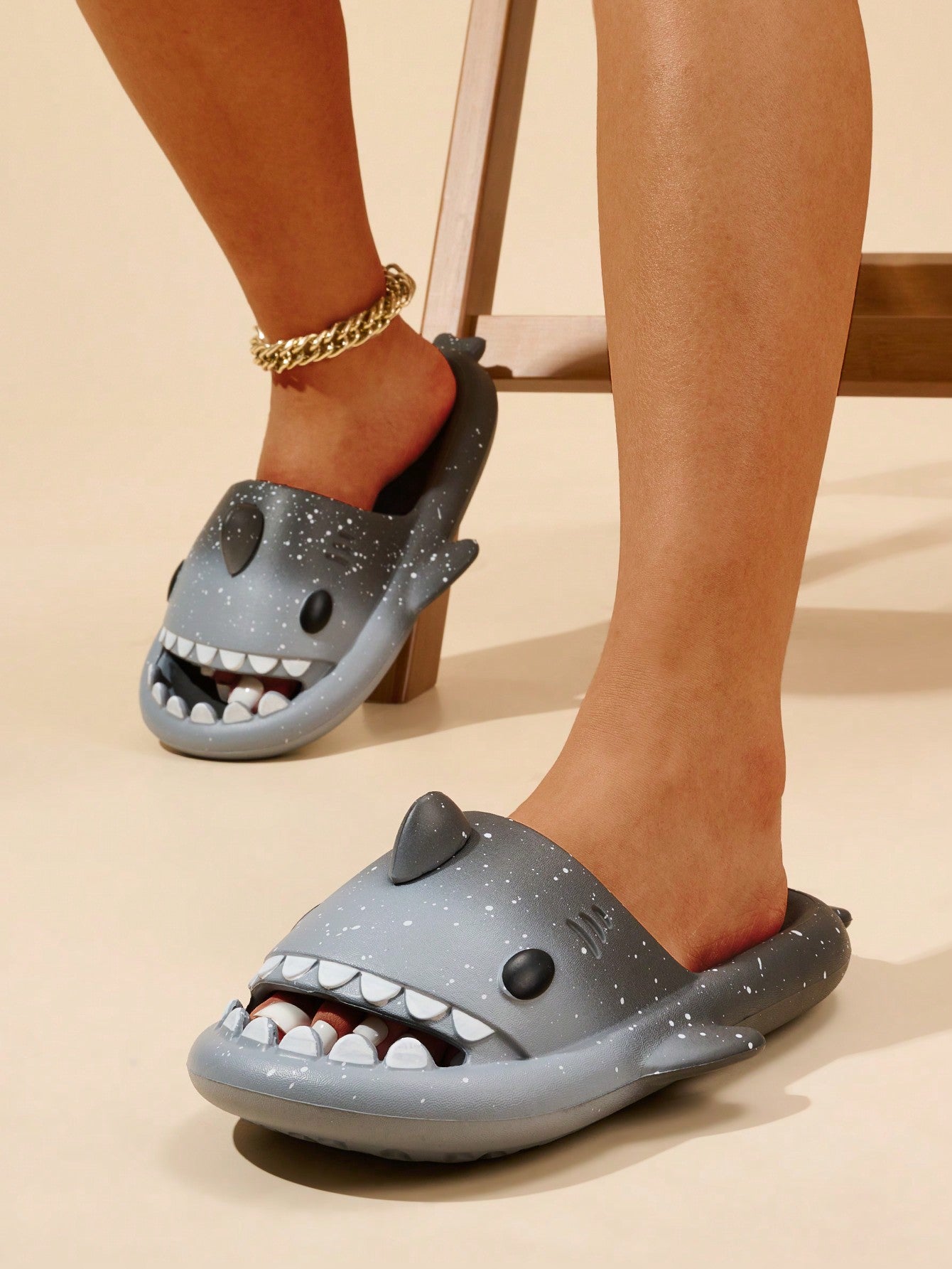 Shark Fun Shaped Open-Toe Thick Sole Slippers, Couple's Slippers With Anti-Skid Soles, Perfect For Beach/Summer Wear