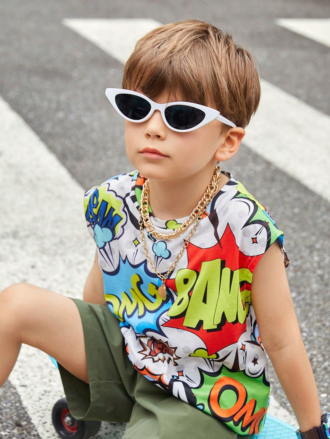 1pc Young Boy Street Fashion Casual Colorful Graffiti Letter Print Casual Round Neck Sleeveless Top, Suitable For Travel, School, Spring And Summer