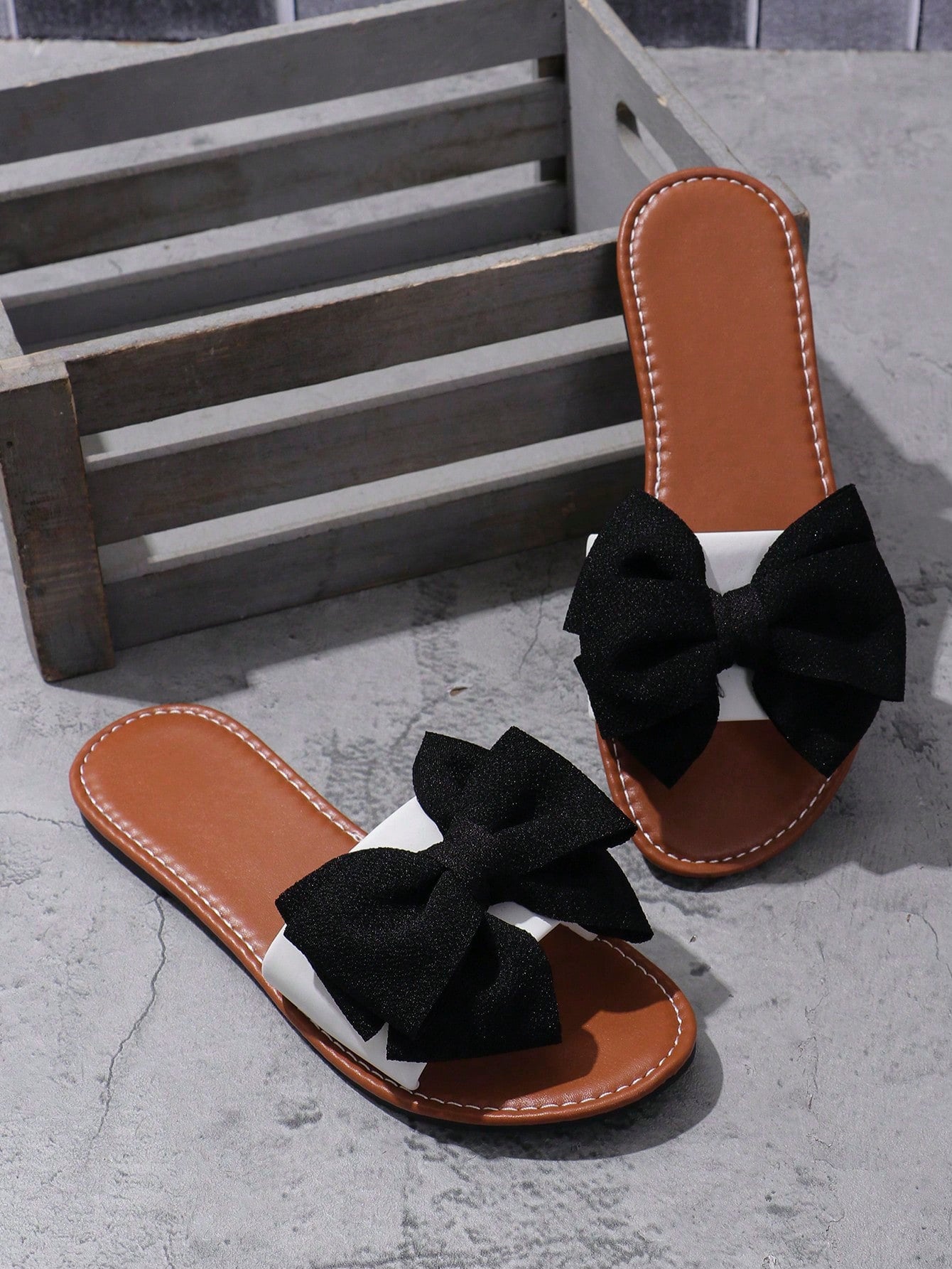 2024 New Fashion Bowknot Style Vacation Flat Sandals And Slippers, Cut-Out Toe Design