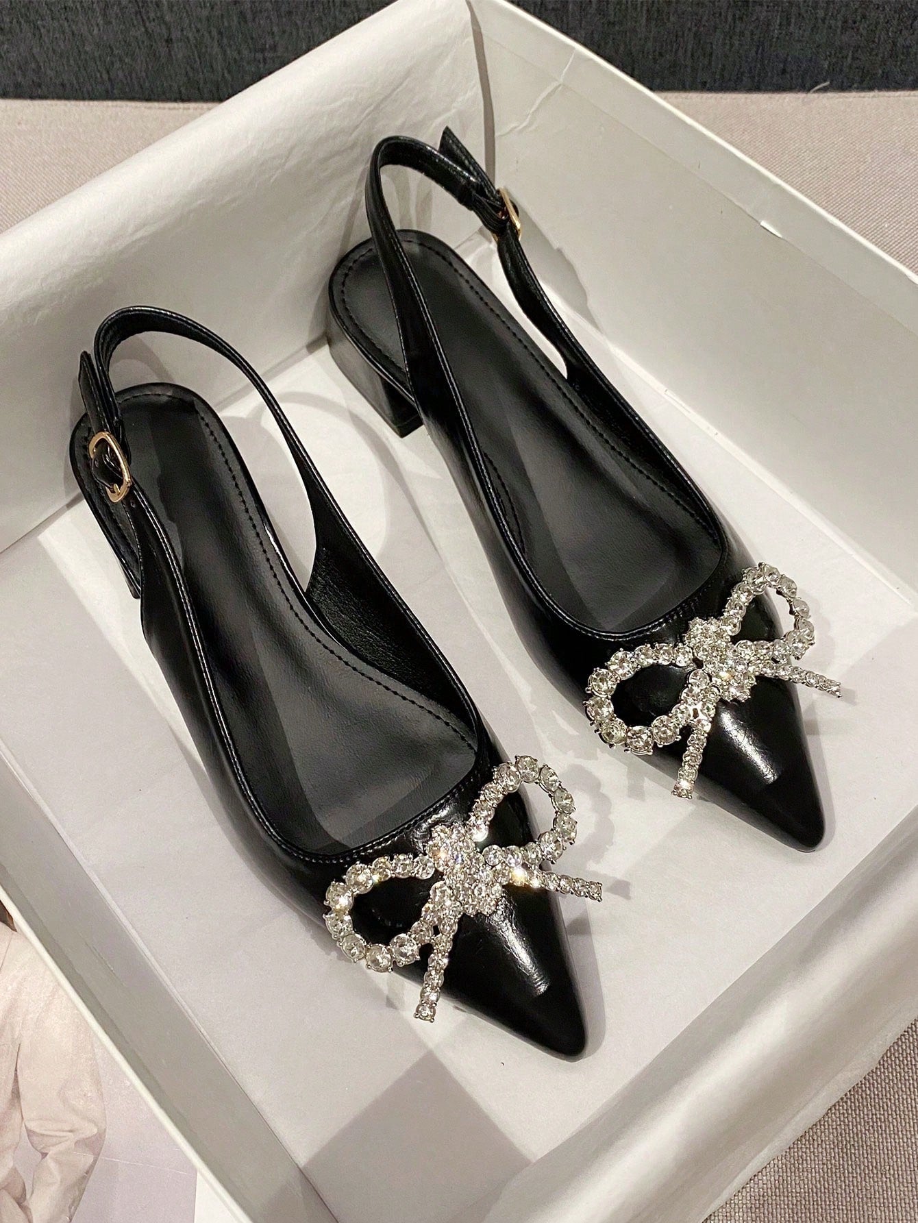 Fashionable Pointed Toe Chunky Heel Bowknot Crystal Rhinestone Women Flat Shoes With Closed Toe