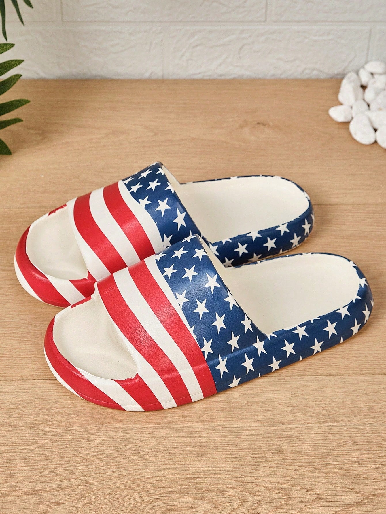 1pair Teenage Girls' New Striped Starry Slipper, Thick-Soled, Wear-Resistant, Comfortable, Breathable Flip Flops For Both Indoor And Outdoor Use